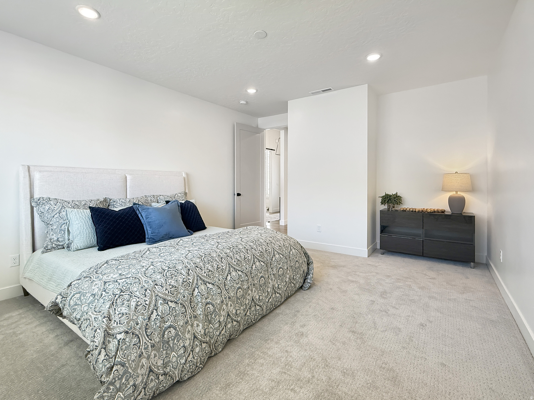 ROCKY - Residential