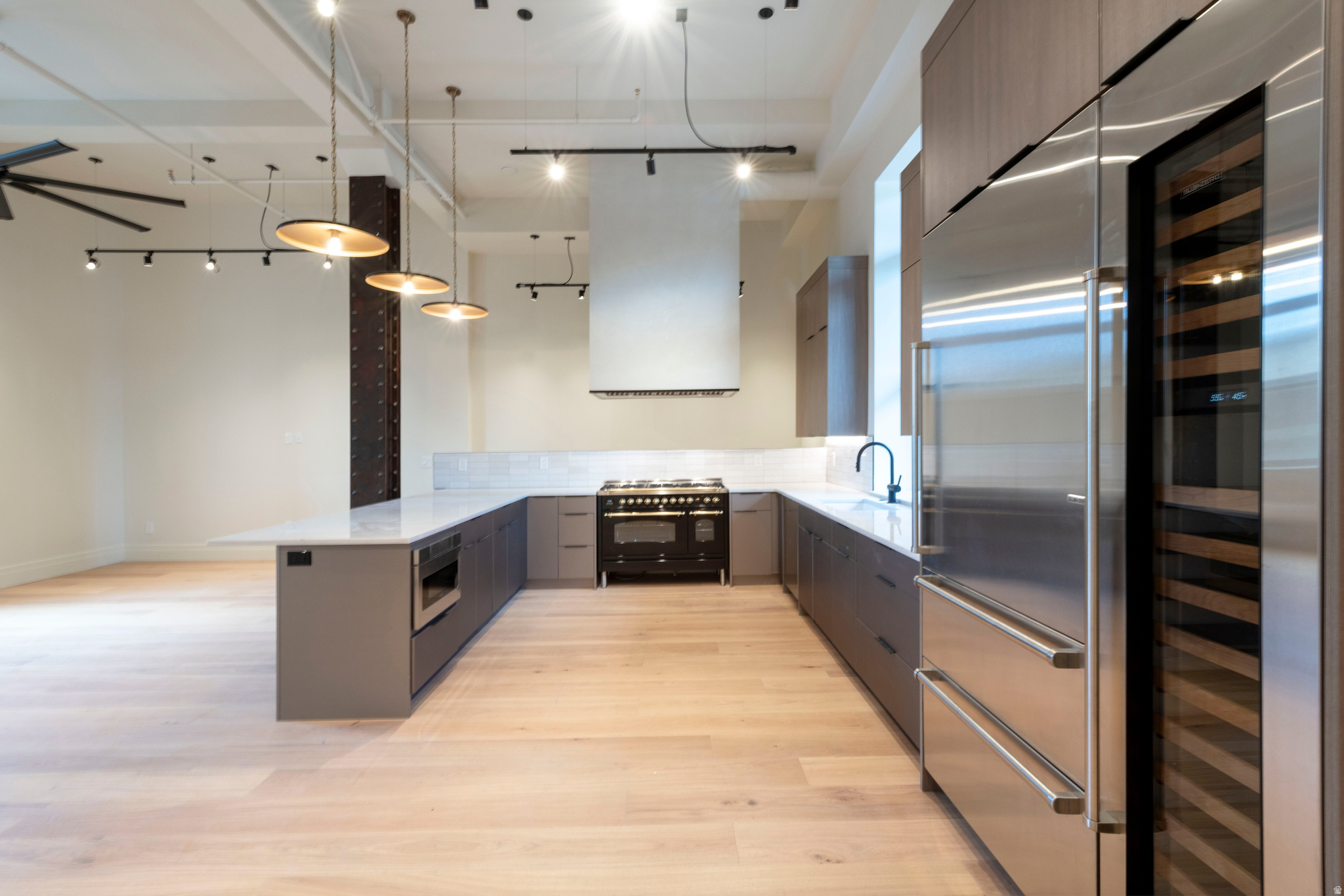 TELEGRAPH EXCHANGE - Residential