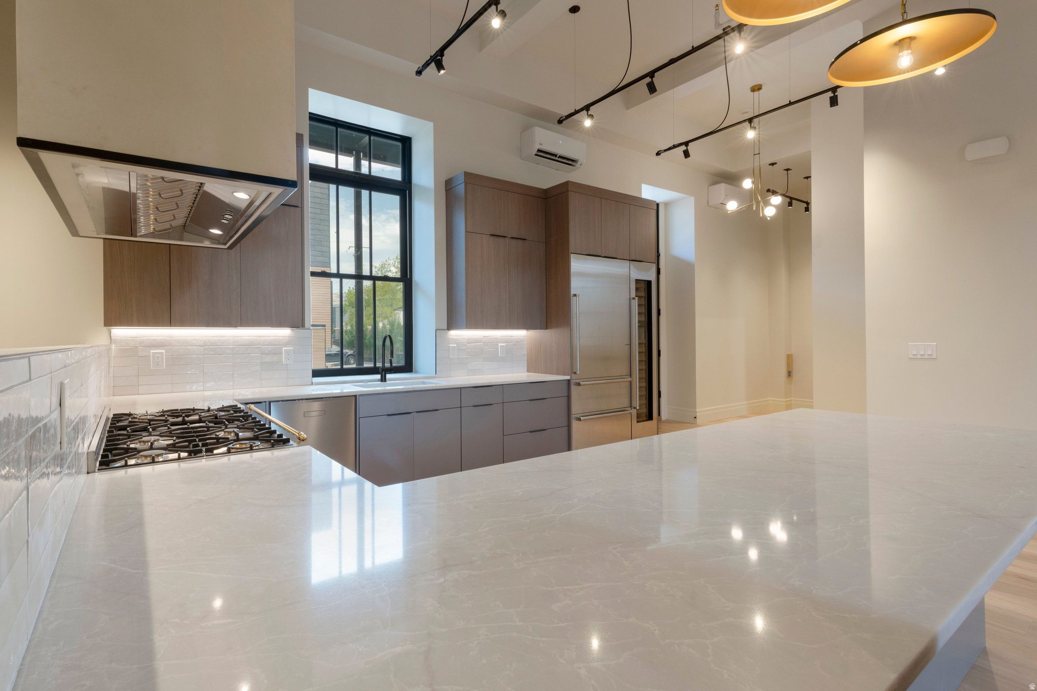 TELEGRAPH EXCHANGE - Residential