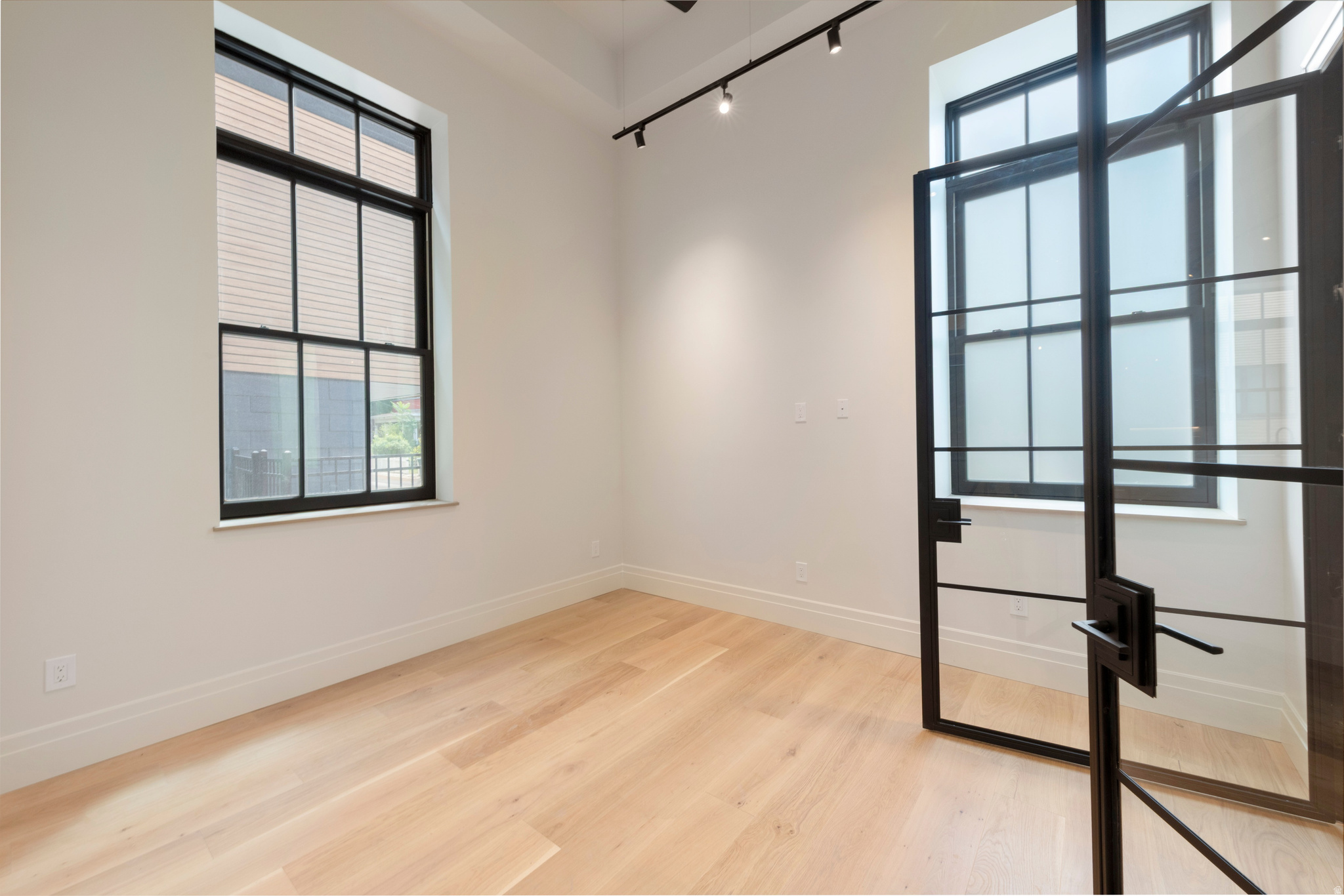 TELEGRAPH EXCHANGE - Residential