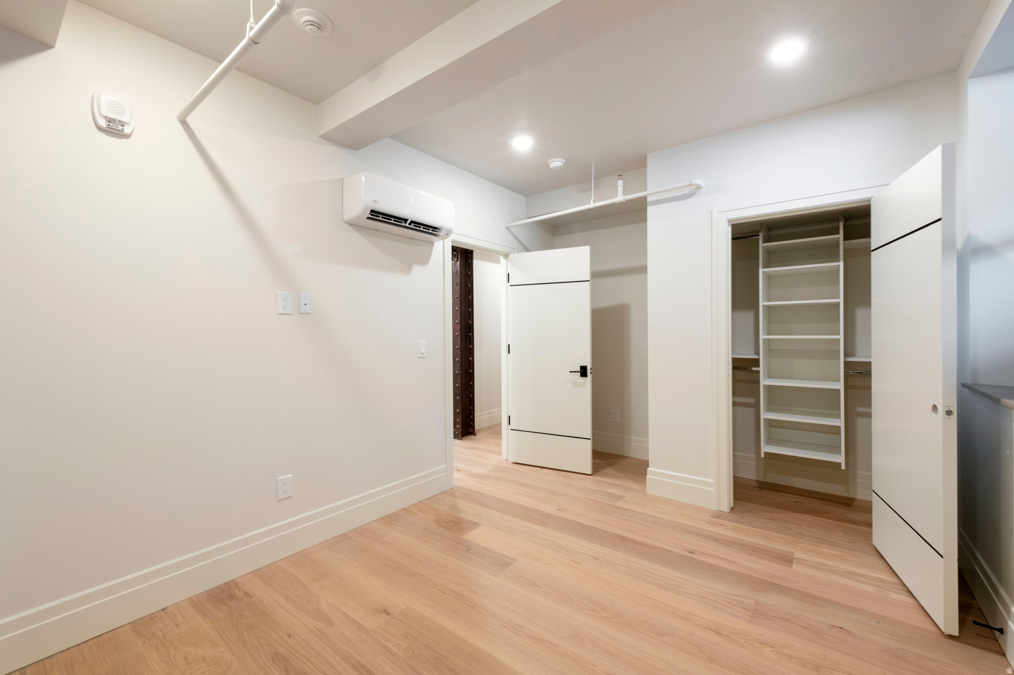 TELEGRAPH EXCHANGE - Residential