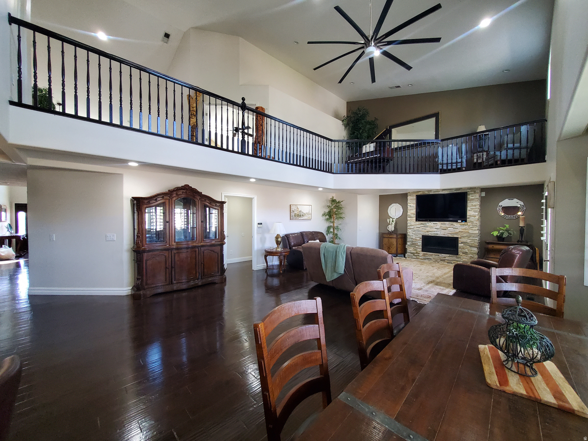 CANYON TERRACE EST 4 - Residential