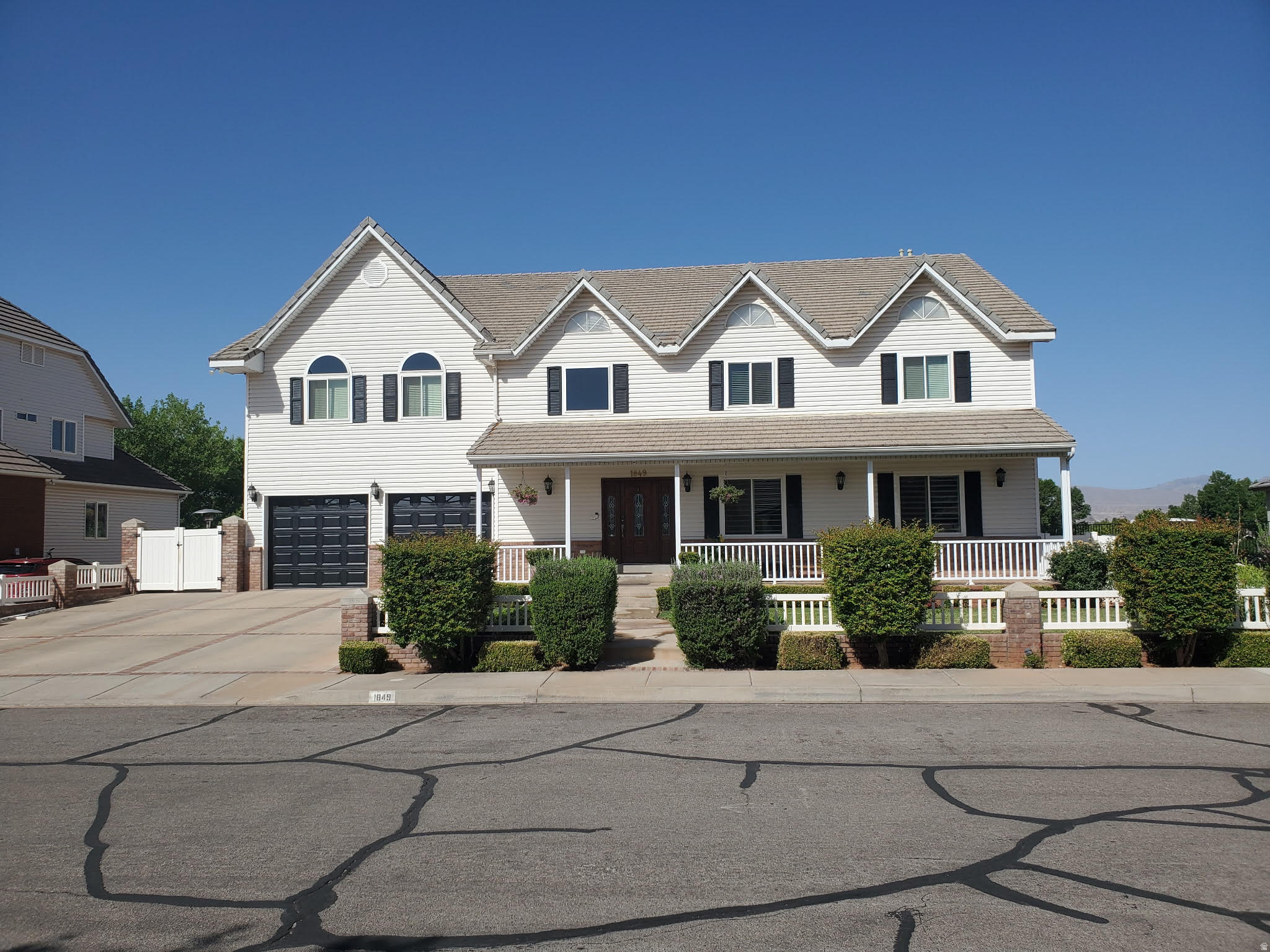 CANYON TERRACE EST 4 - Residential