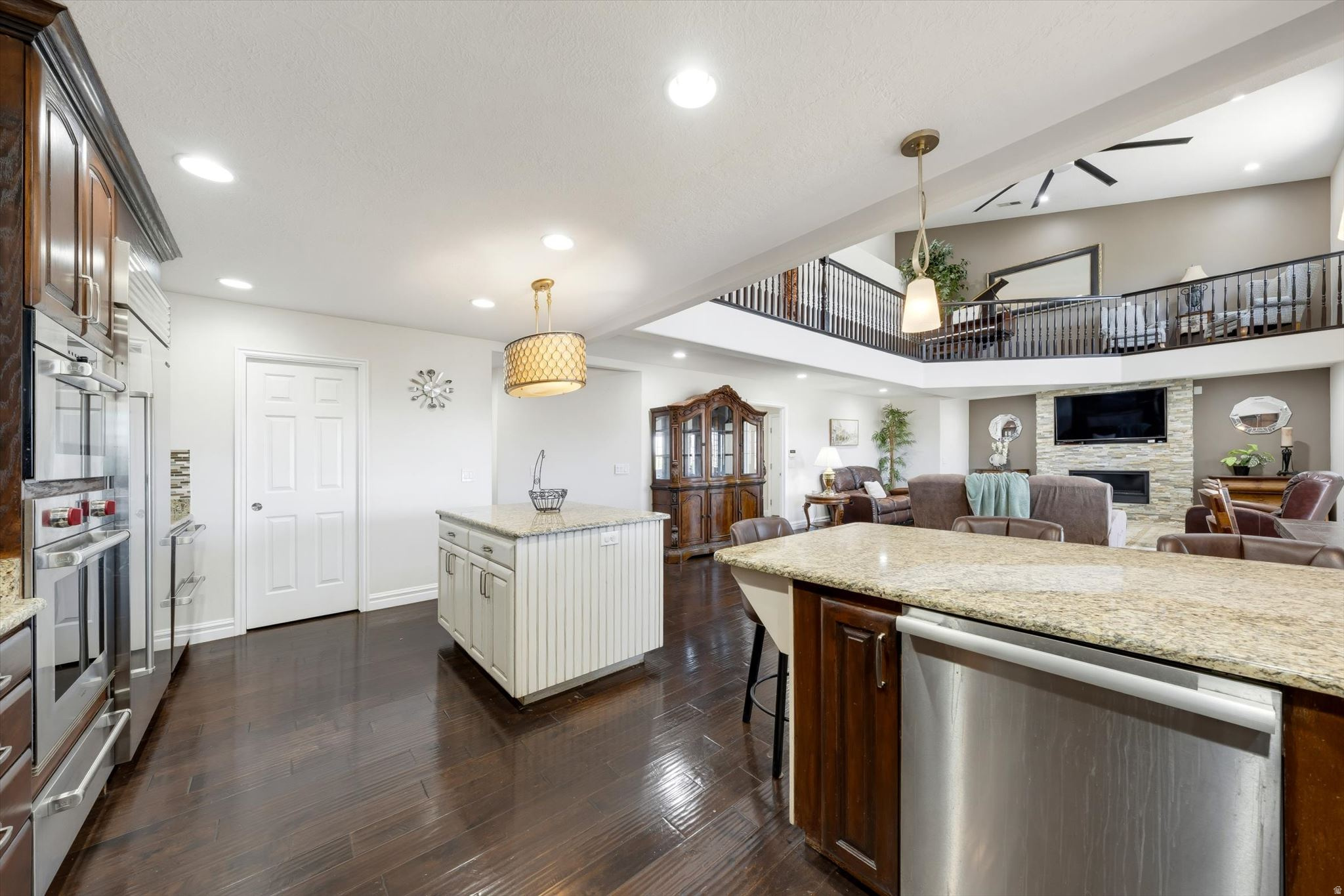 CANYON TERRACE EST 4 - Residential