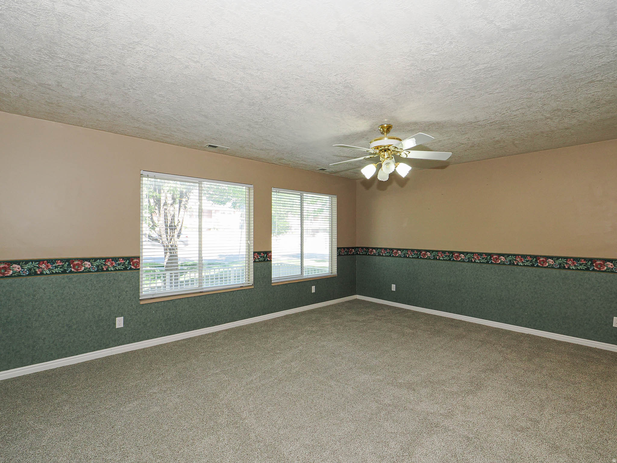 CAPRICE PLAZA - Residential