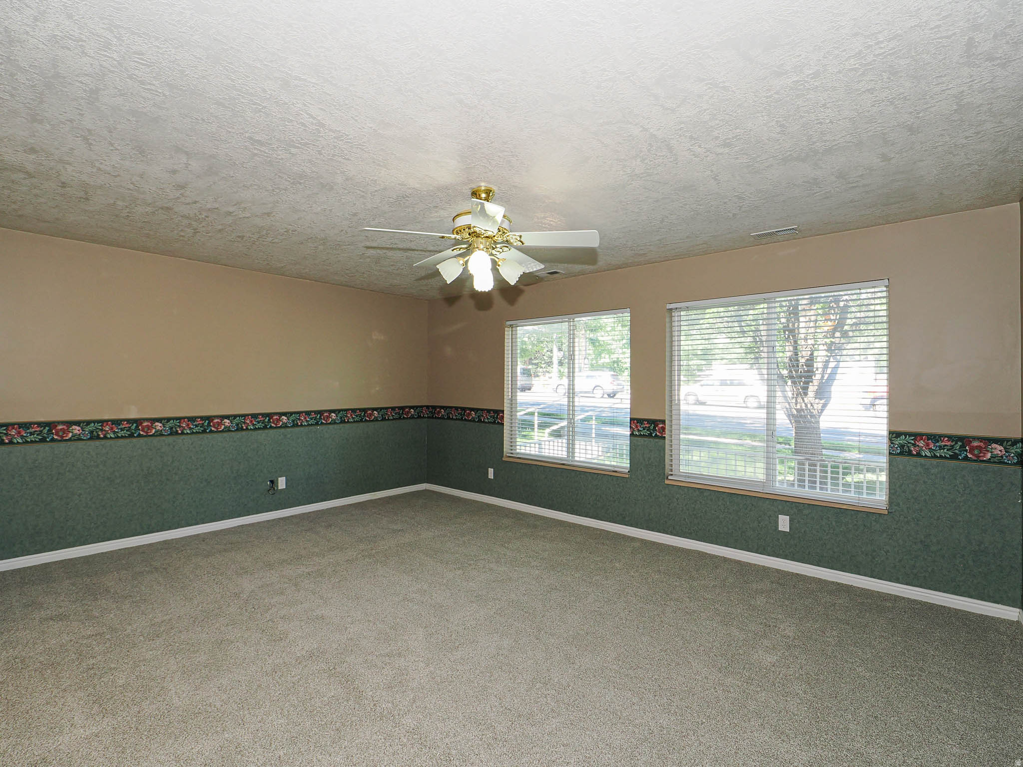 CAPRICE PLAZA - Residential