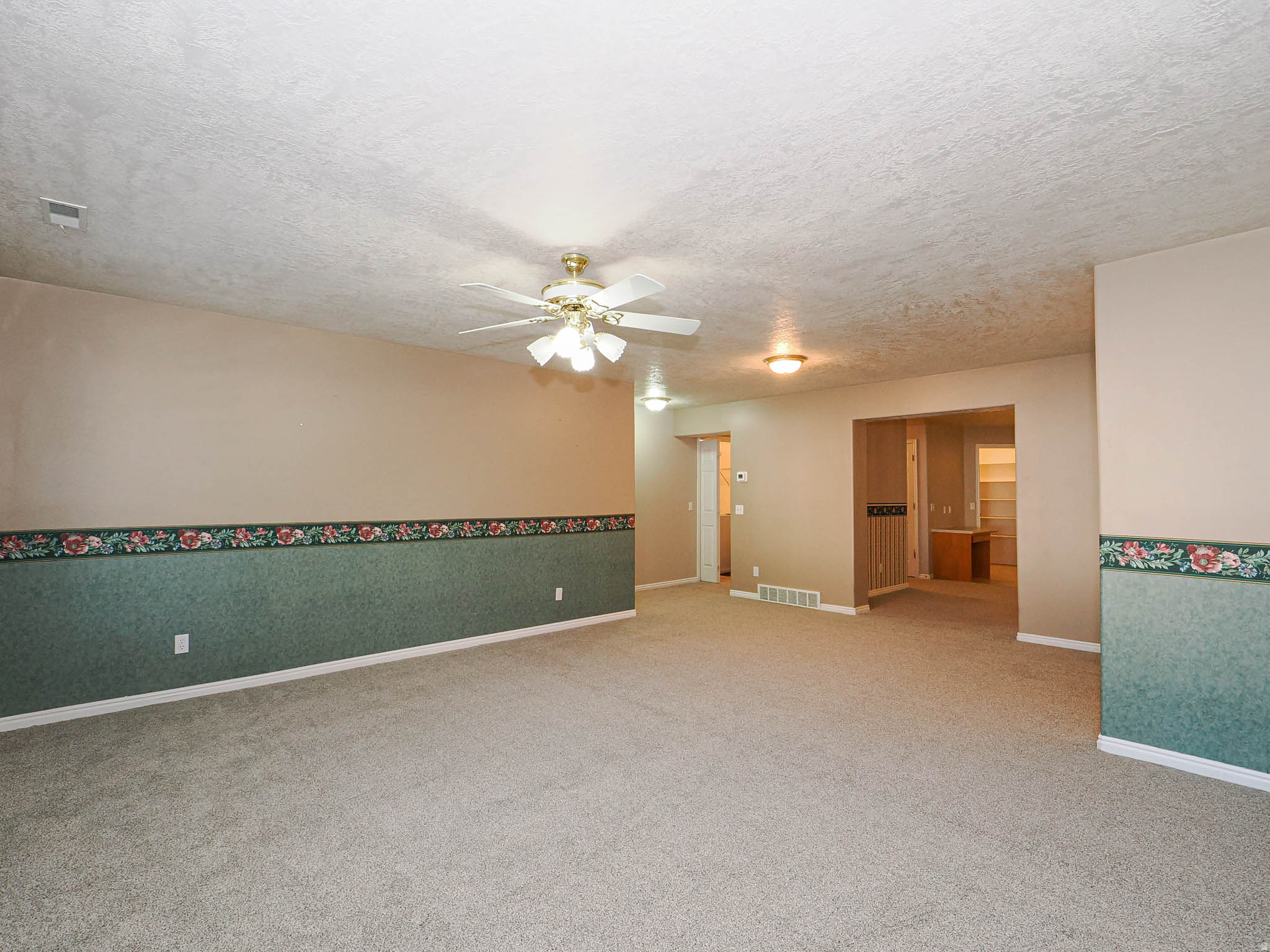CAPRICE PLAZA - Residential