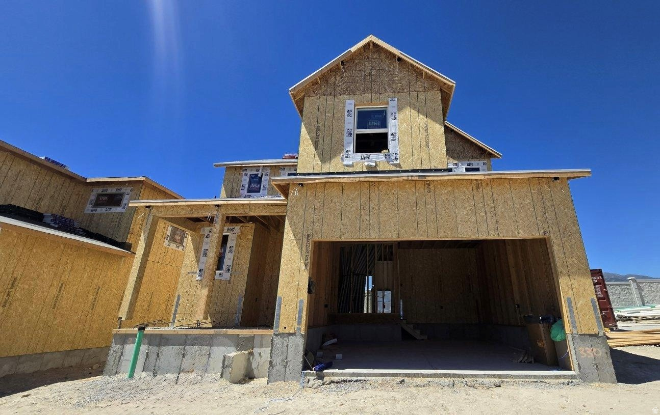 Sienna Hills - 330 - Pinnacle. Up to $15,000 in closing costs plus and additional $5,000 towards HOA reinvestment fee when financing through our preferred lender! Estimated completion in September. This home includes 4 bedrooms and 2.5 bathrooms. The main floor offers a family room, mudroom, dining area and a kitchen that boasts white cabinets and Linen Cream quartz countertops with a full basement. Upstairs has four bedrooms, including the luxurious owner's suite with walk-in closet, a convenient laundry room, and master bath suite. Square footage figures are provided as a courtesy estimate only and were obtained from builder. Buyer is advised to obtain an independent measurement. Interior photos are of same style of home but not actual home. Rendering is for illustrative purposes only.