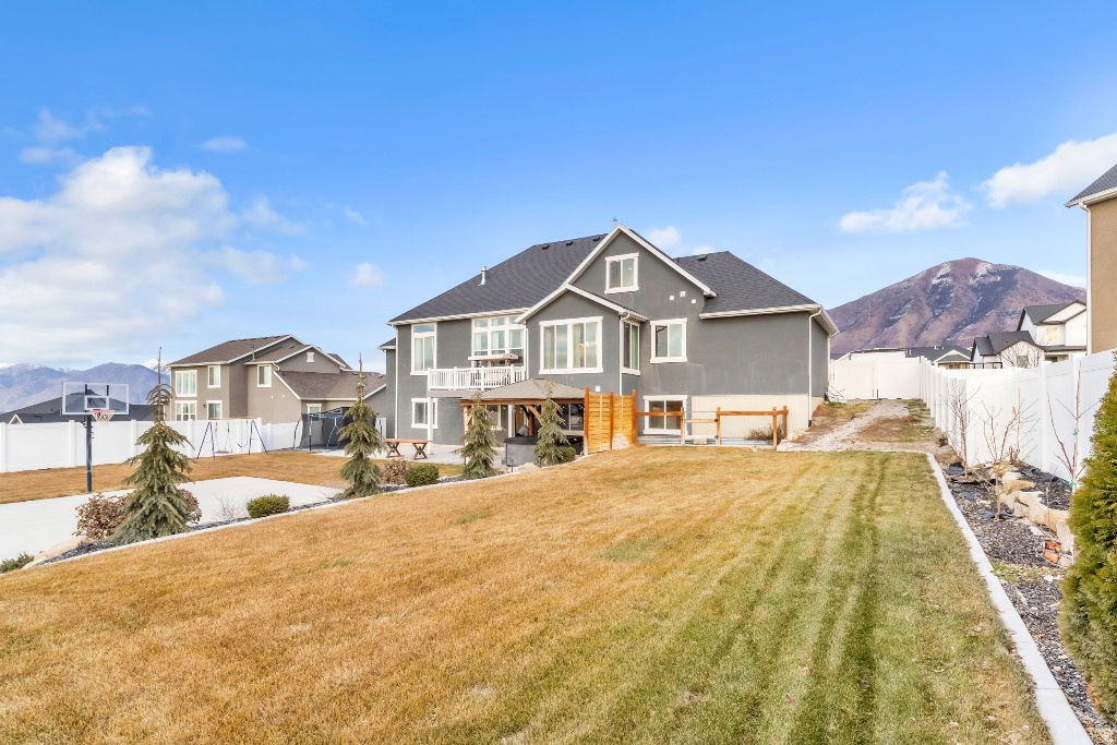 HARRISON HEIGHTS - Residential