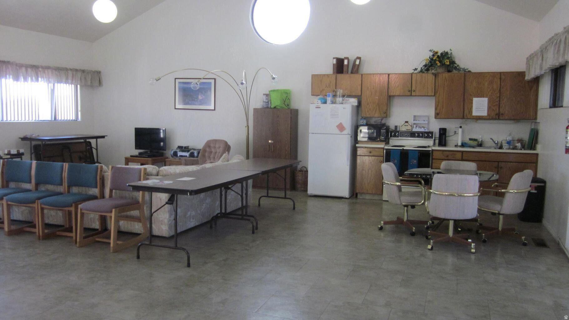 TWIN LAKES RV PARK - Residential