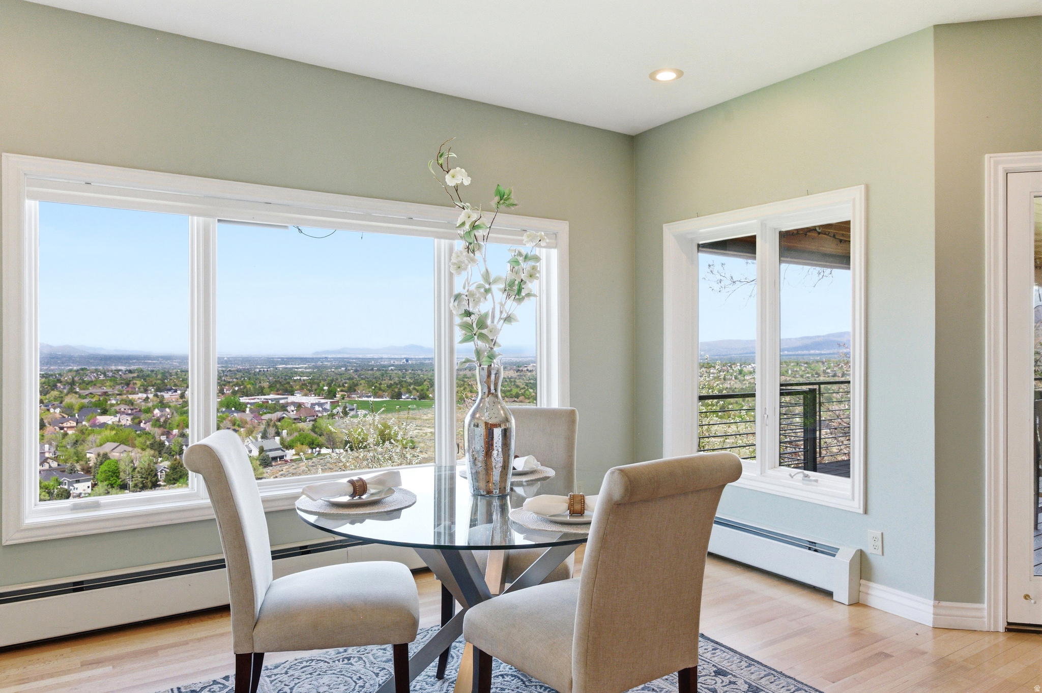 ALTAWOOD - Residential