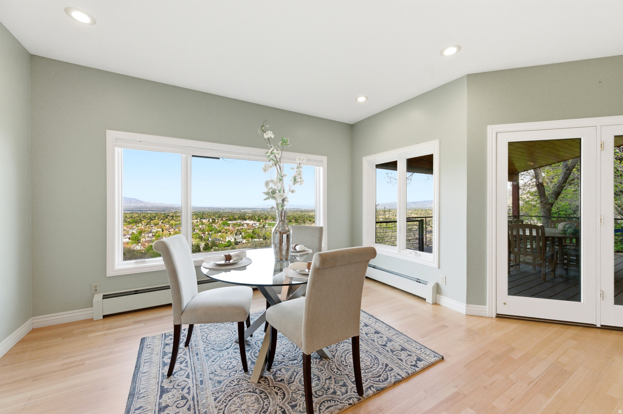 ALTAWOOD - Residential