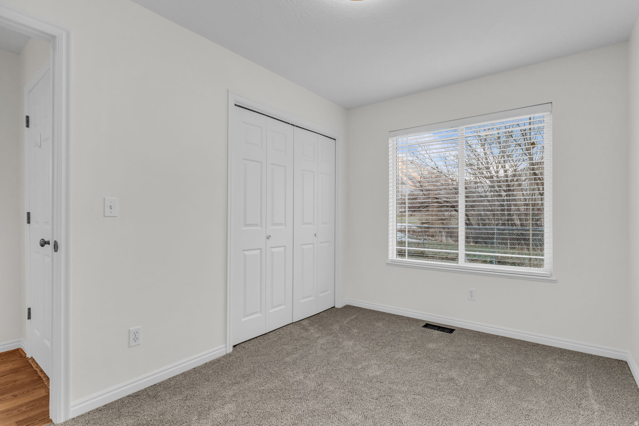 LOT 7 EAGLE CREST TO - Residential