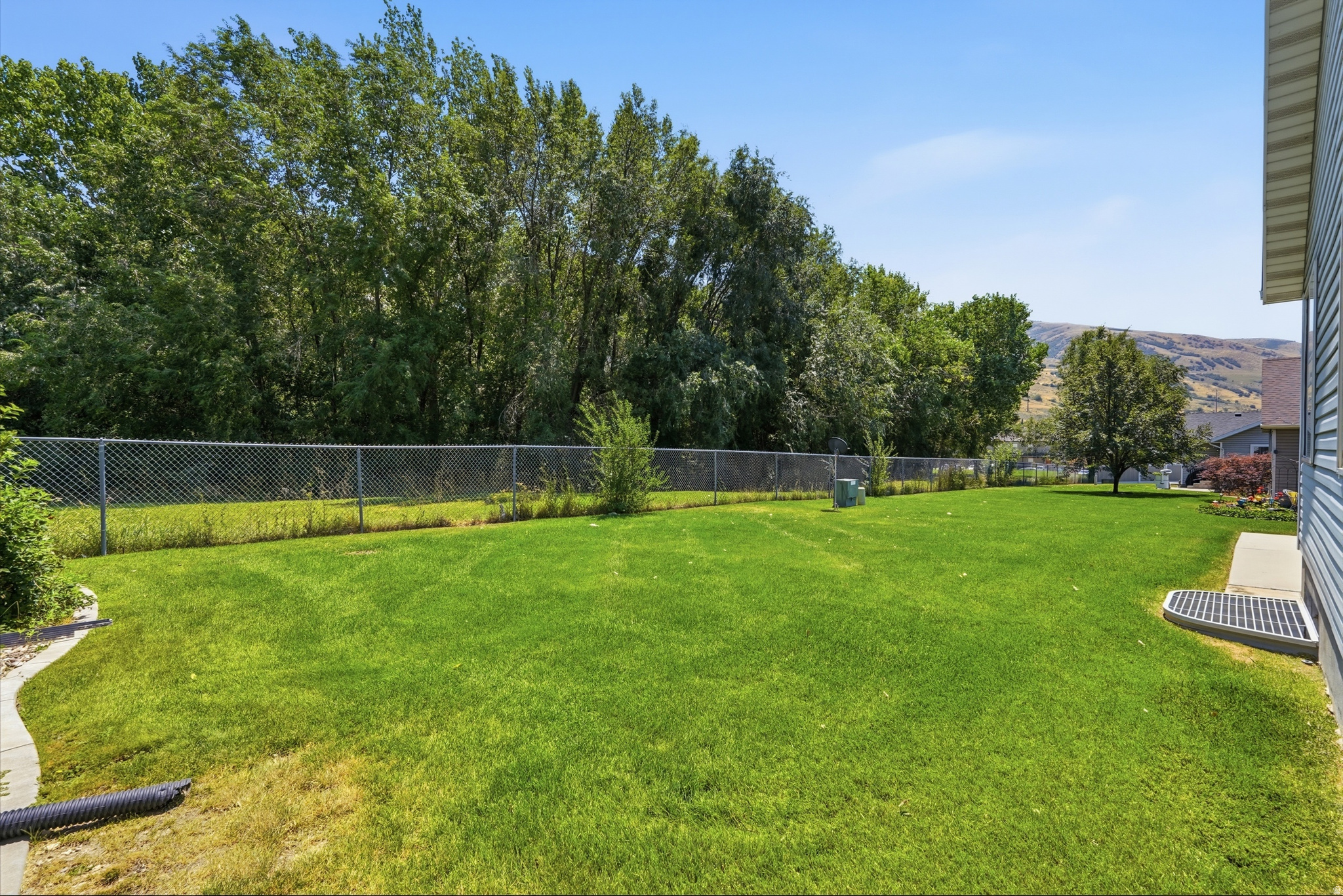 LOT 7 EAGLE CREST TO - Residential
