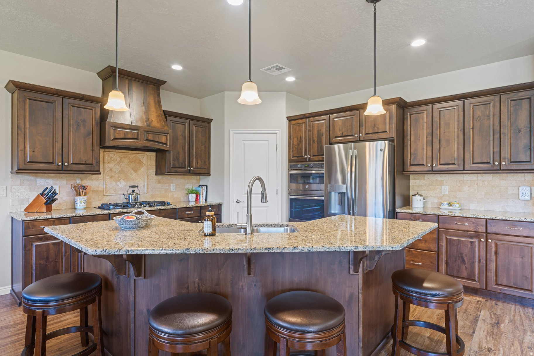 REDWOOD ESTATES PH 1 - Residential