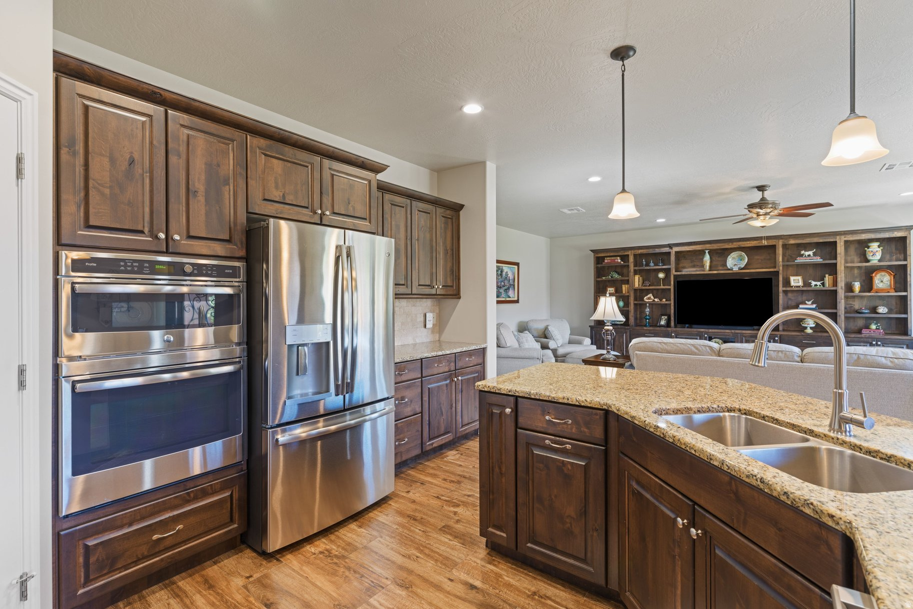 REDWOOD ESTATES PH 1 - Residential