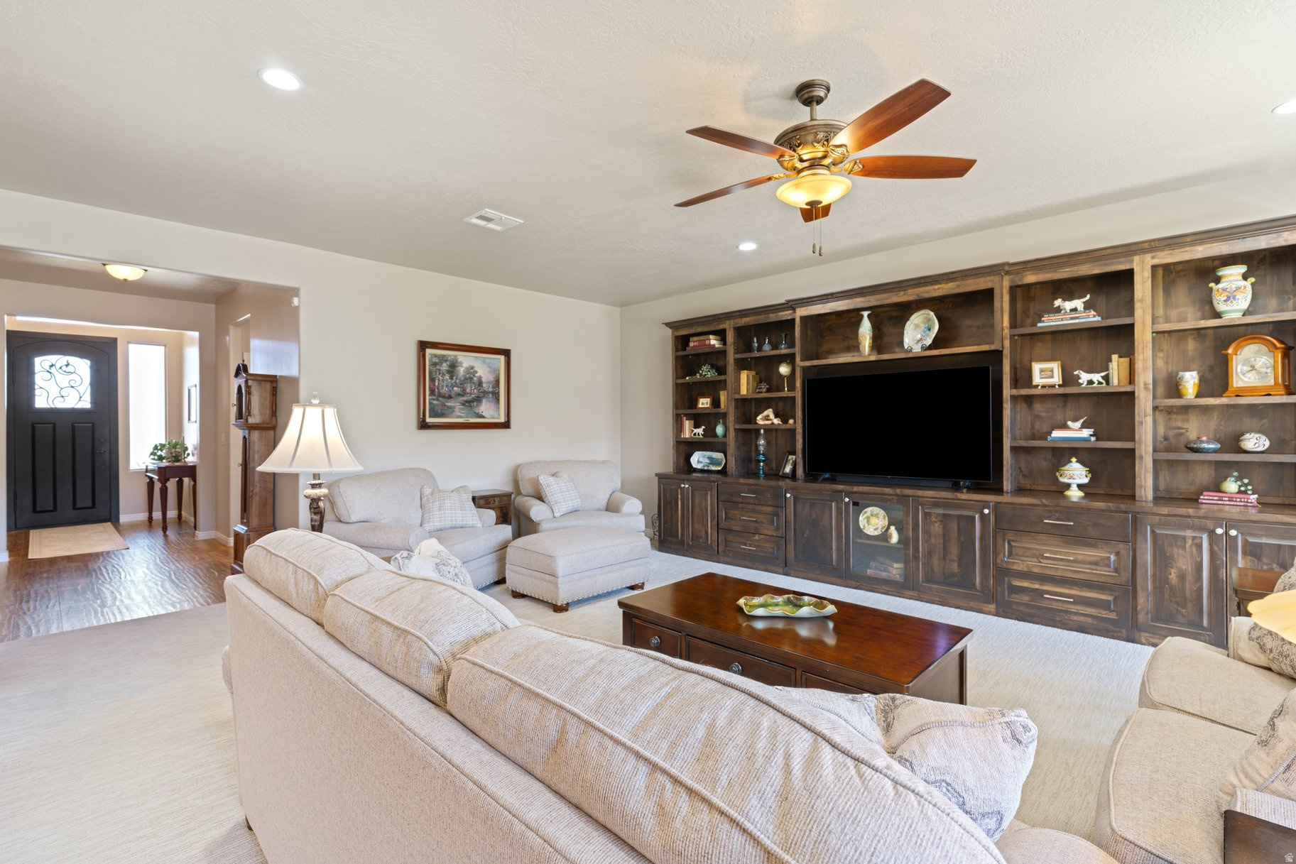 REDWOOD ESTATES PH 1 - Residential
