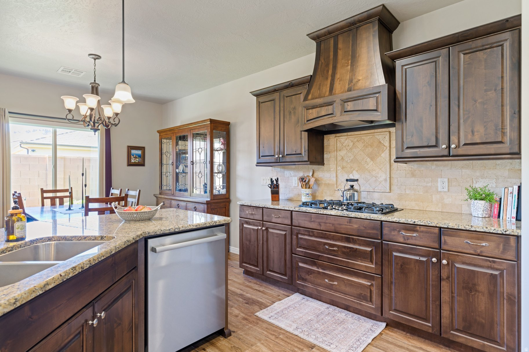 REDWOOD ESTATES PH 1 - Residential