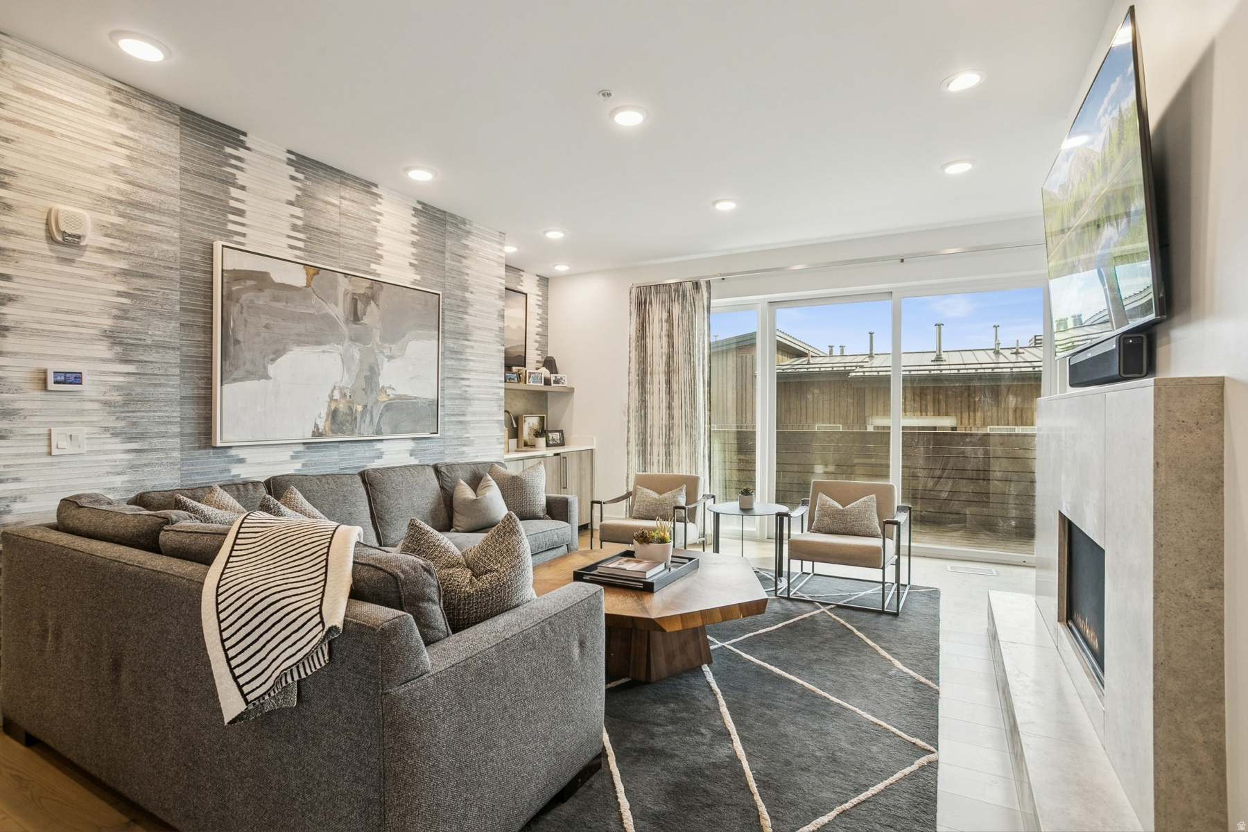 APEX RESIDENCES PARK CITY - Residential