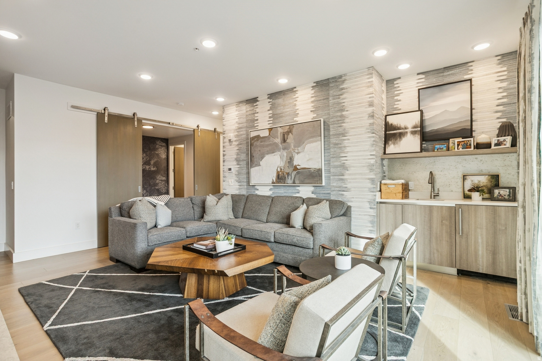 APEX RESIDENCES PARK CITY - Residential