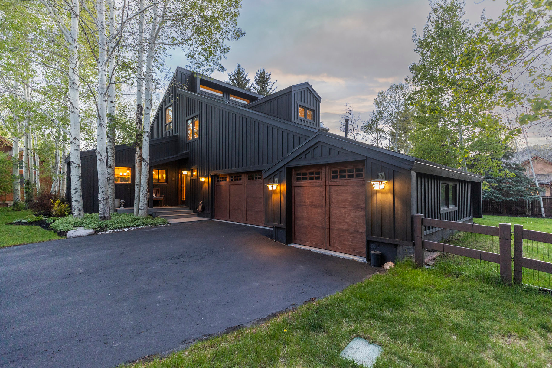 Park Meadows is Park City's most desirable neighborhood with easy access to skiing, biking and hiking trails and Historic Main Street. Your new home on Twilight Court checks all the boxes the others just can't, including a main level primary suite, three spacious living spaces, a fenced flat yard and updated finishes. Located on a quiet and private cul-de-sac, this home is walking distance to the Park City school compound, the Park City Recreation and Athletic Center and the public transit system, and has convenient access to US-40 for your drive to Salt Lake City, Heber or Kamas with access to the Uinta Mountains. The home is light and bright and has two generous outdoor living spaces for entertaining. Add to all that, an oversized 3-car garage, and this home will indeed satisfy all your four season needs.