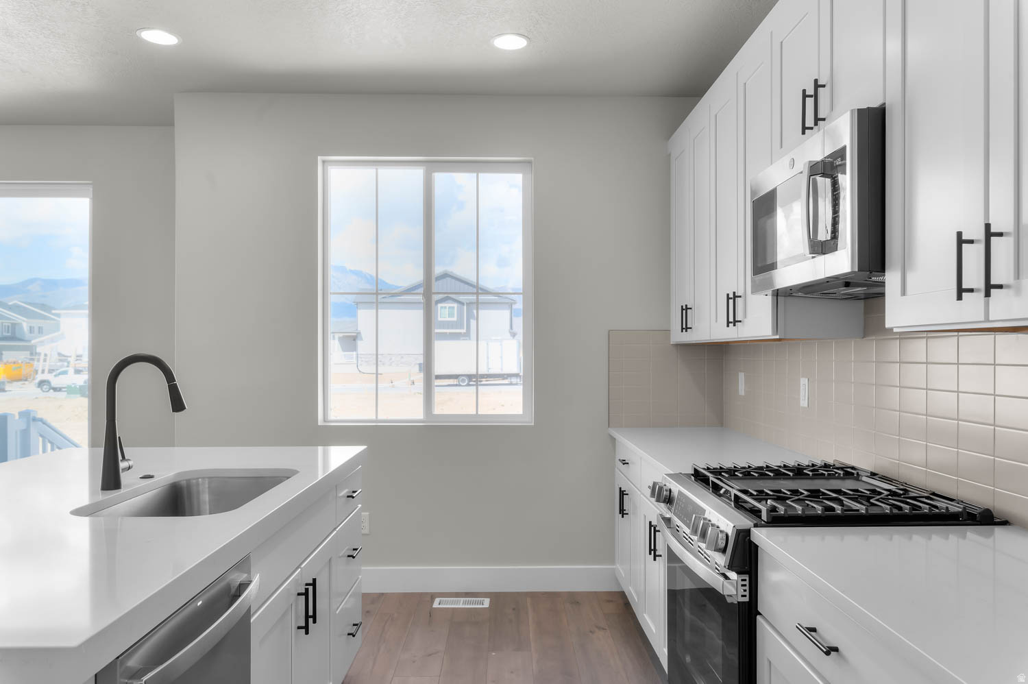 OVERLAND COLLECTION V2 239 - Residential