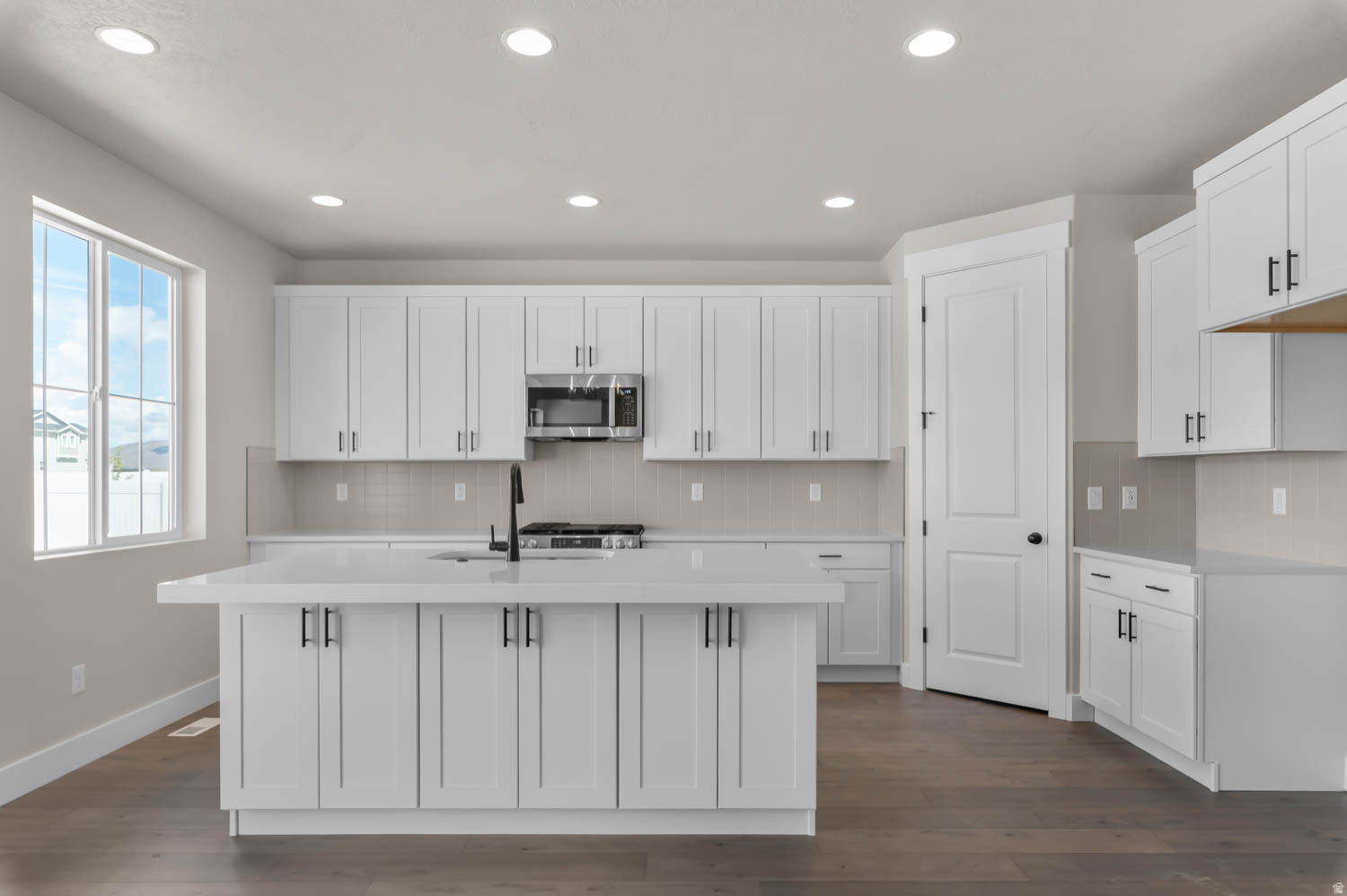 OVERLAND COLLECTION V2 239 - Residential