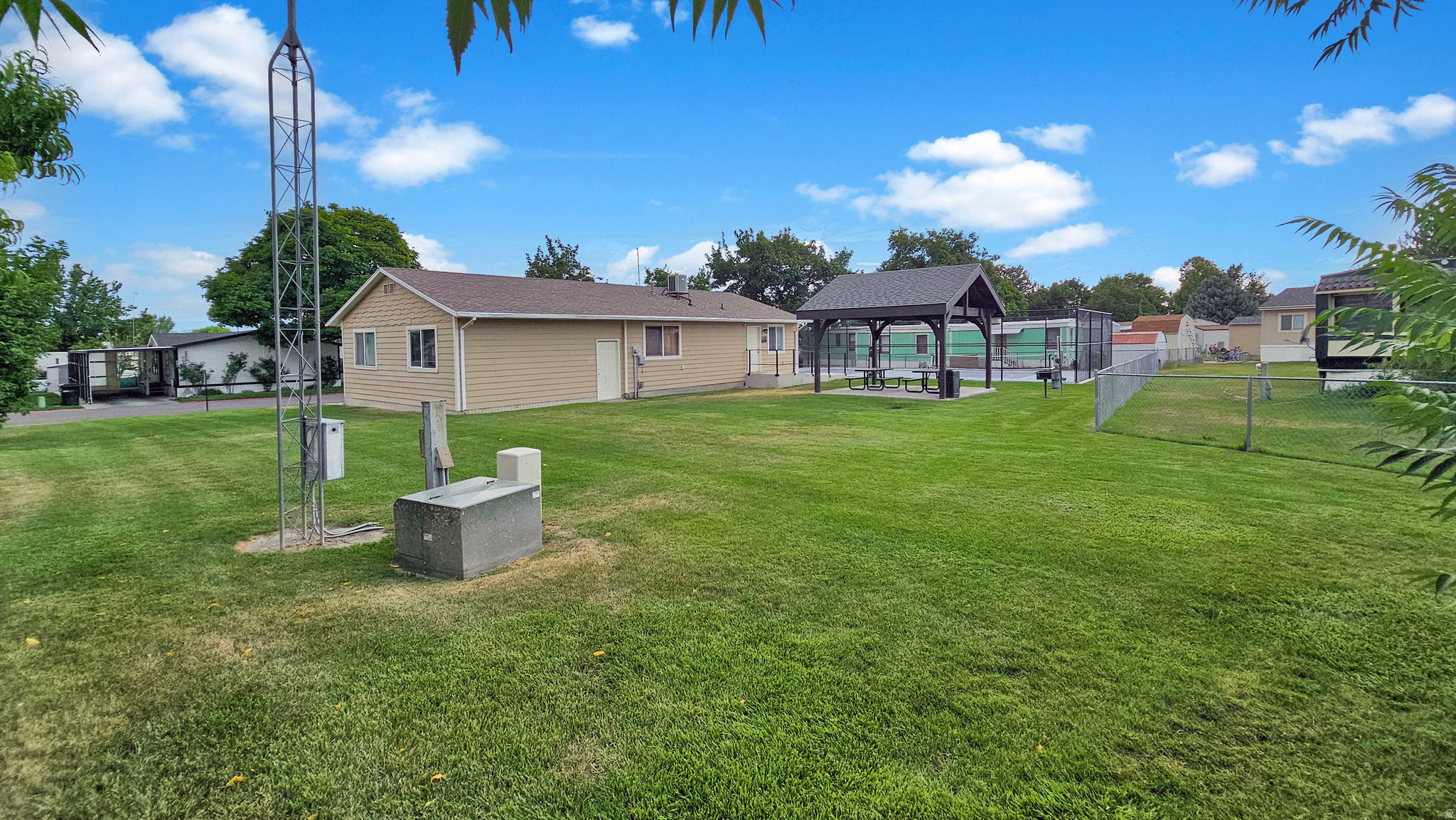 SOUTH WILLOW - Residential