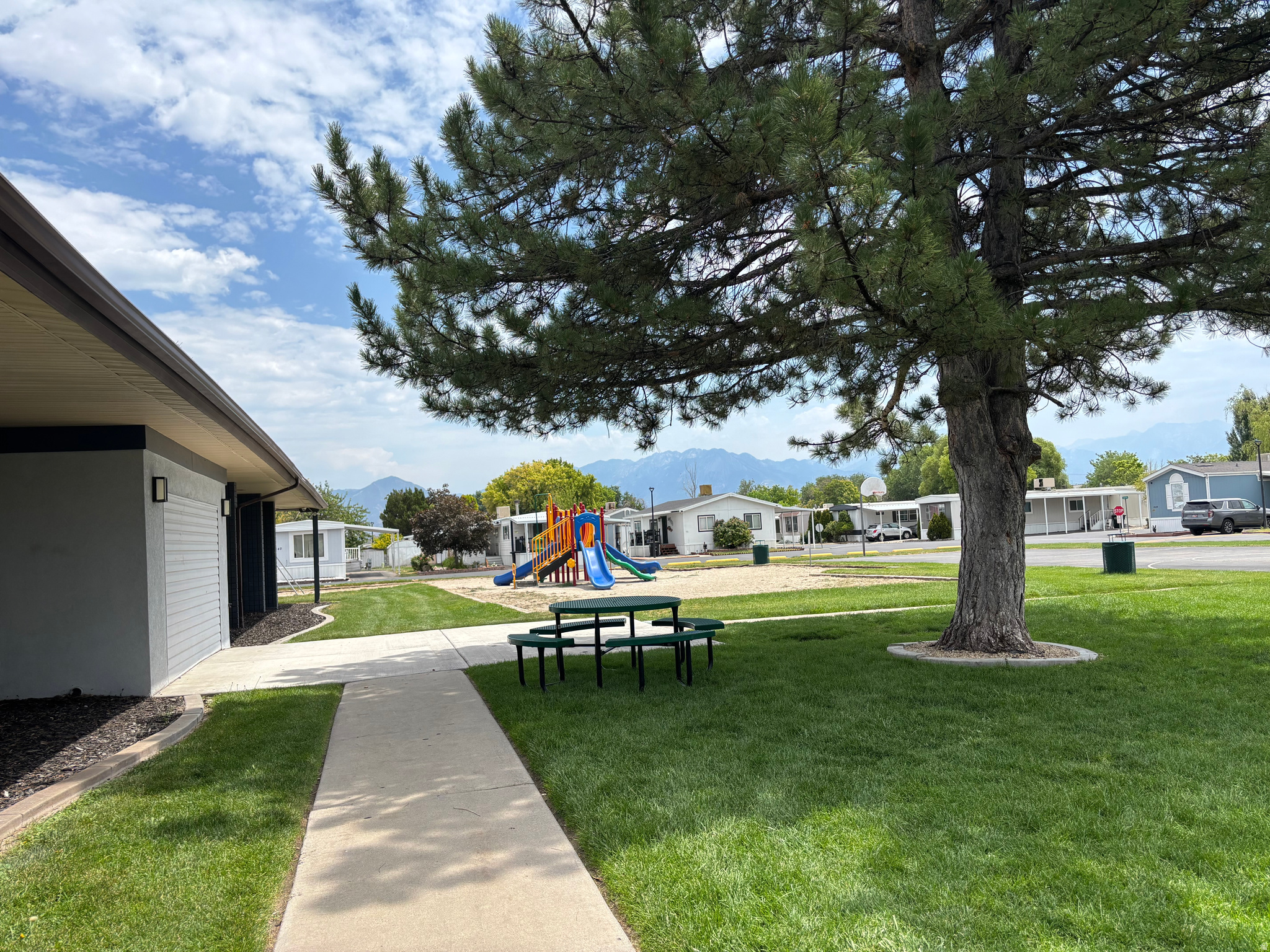 MOUNTAIN VIEW - Residential
