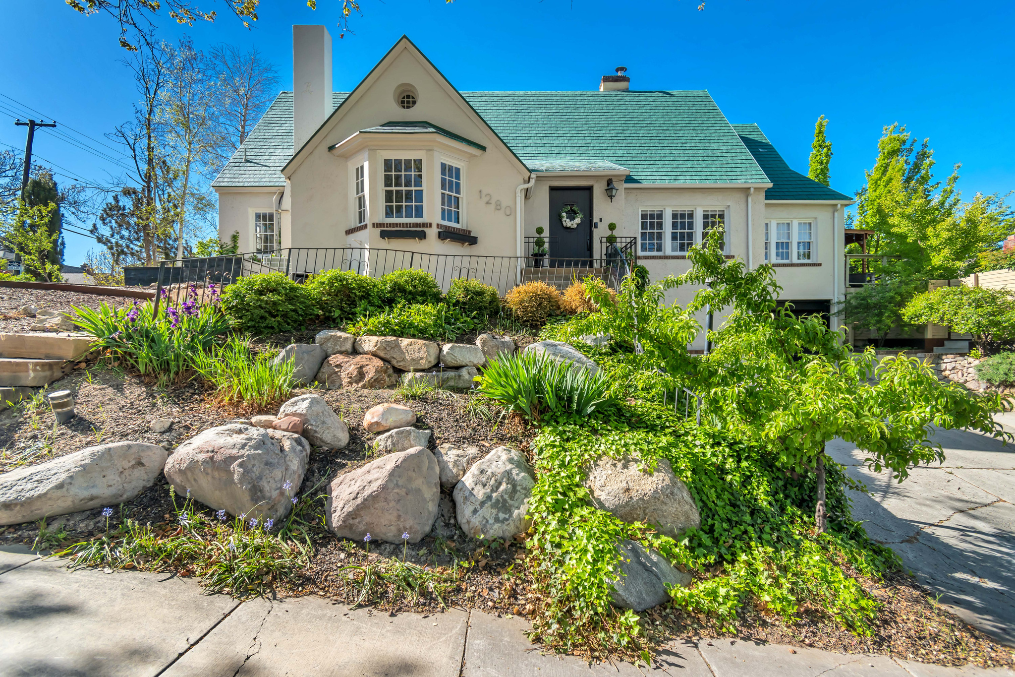 LAIRD - Residential