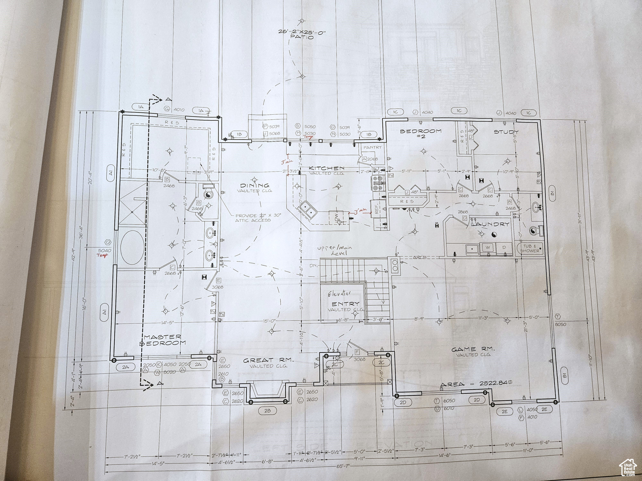 Main image without alt text