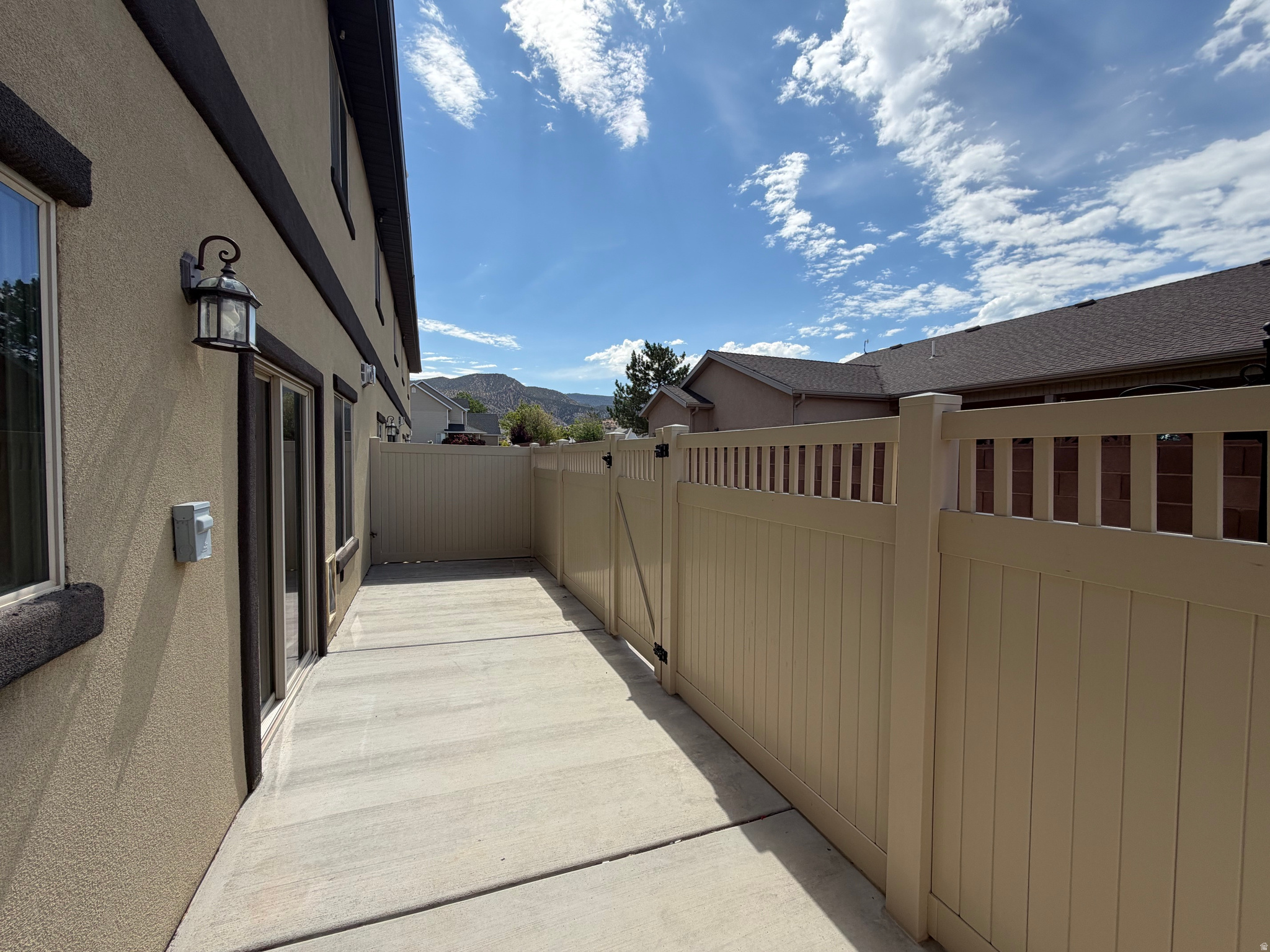 SHADOW RIDGE TOWNHOMES - Residential