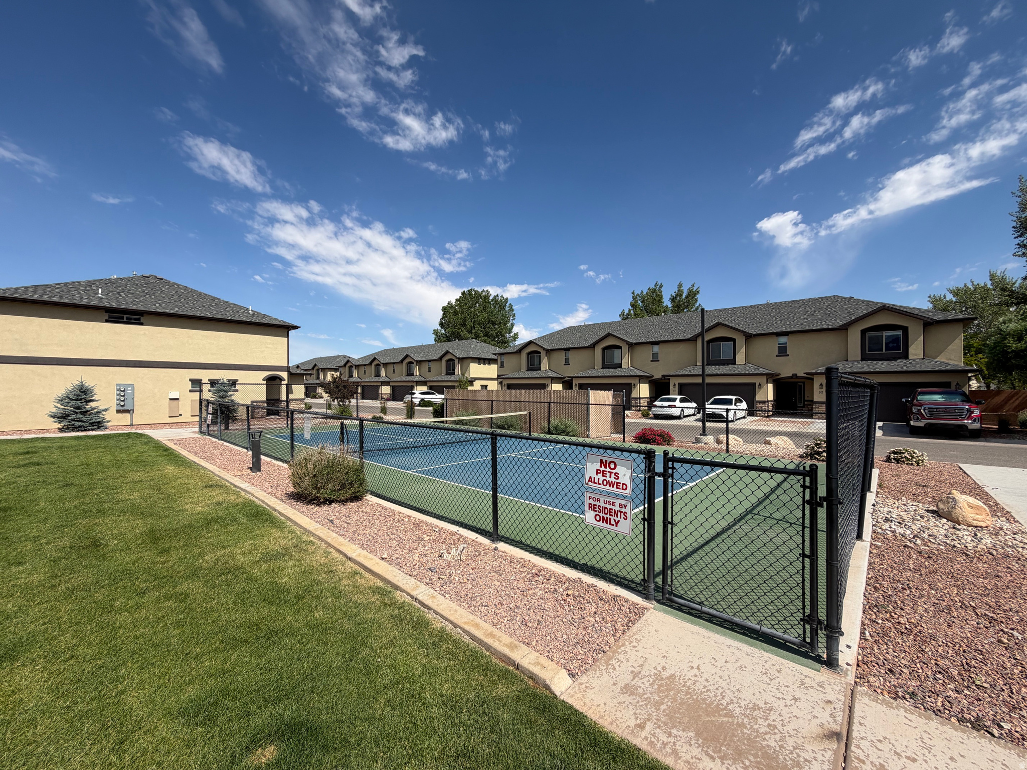 SHADOW RIDGE TOWNHOMES - Residential
