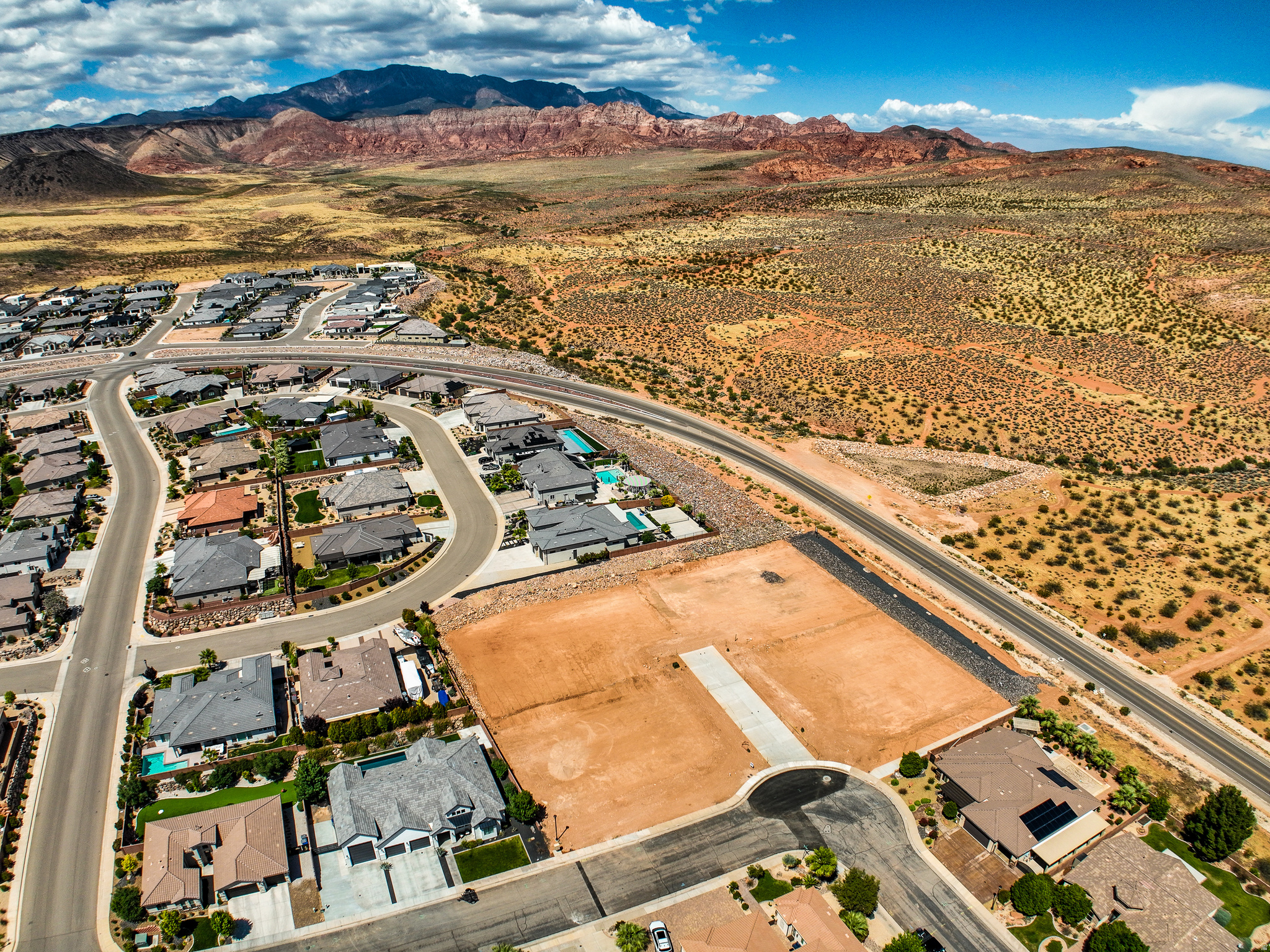 MUSTANG PASS - Land