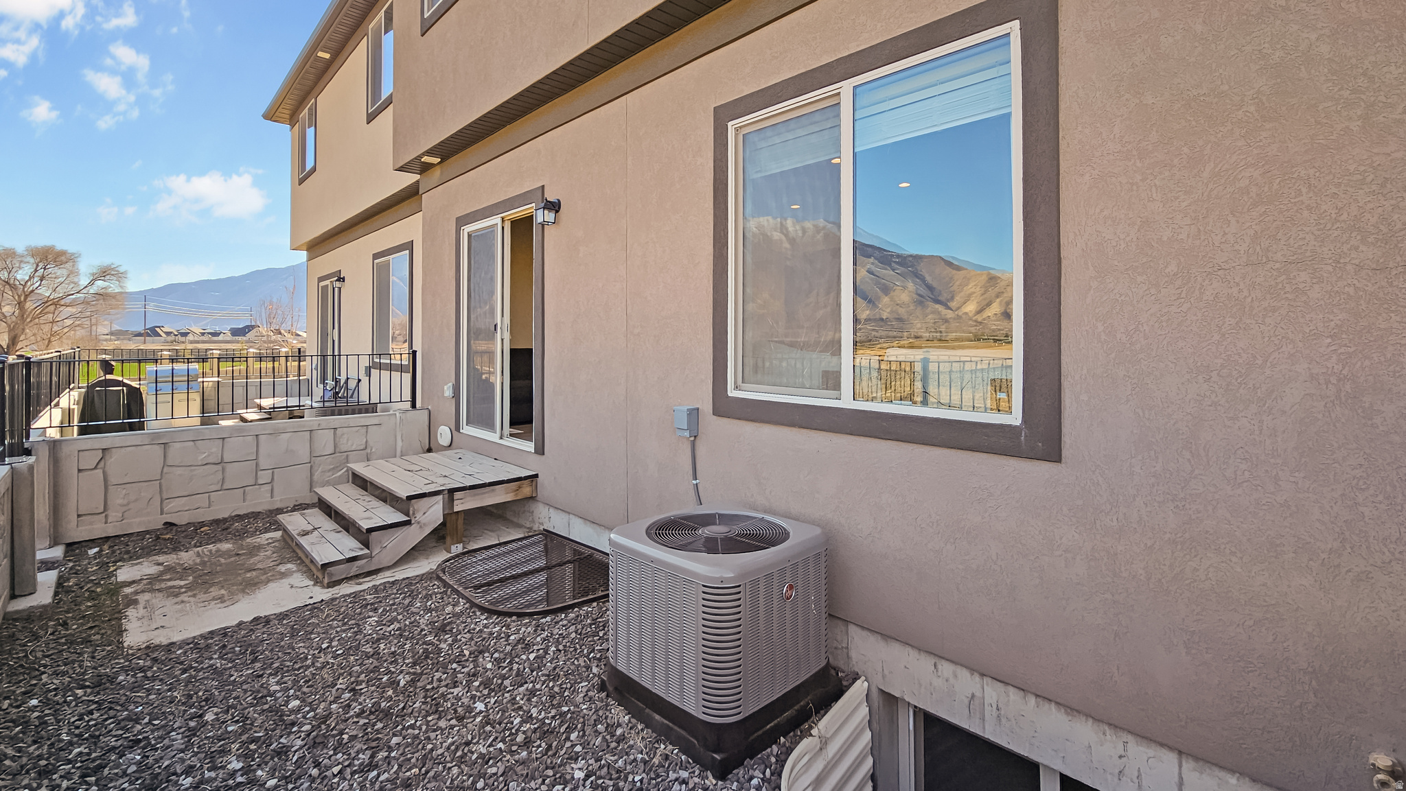 LEGACY TOWNHOMES LLC - Residential