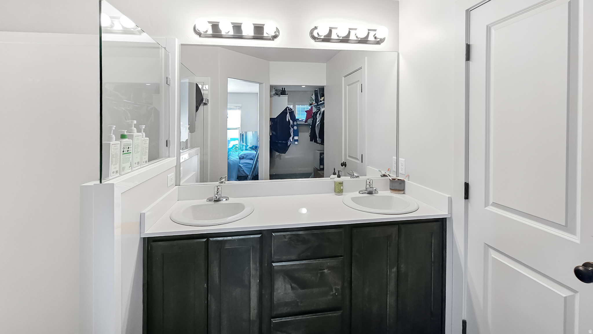 LEGACY TOWNHOMES LLC - Residential