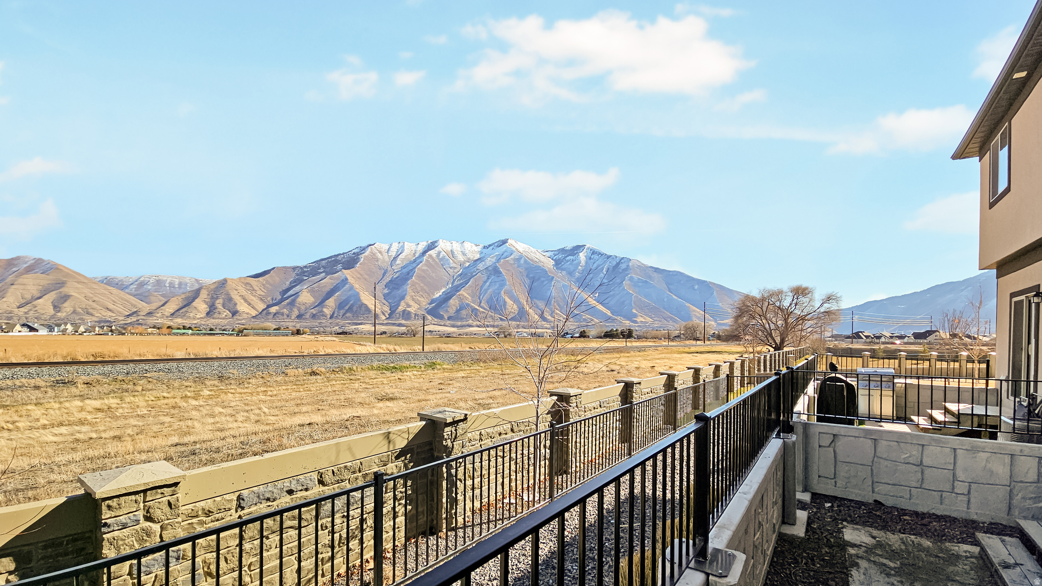LEGACY TOWNHOMES LLC - Residential