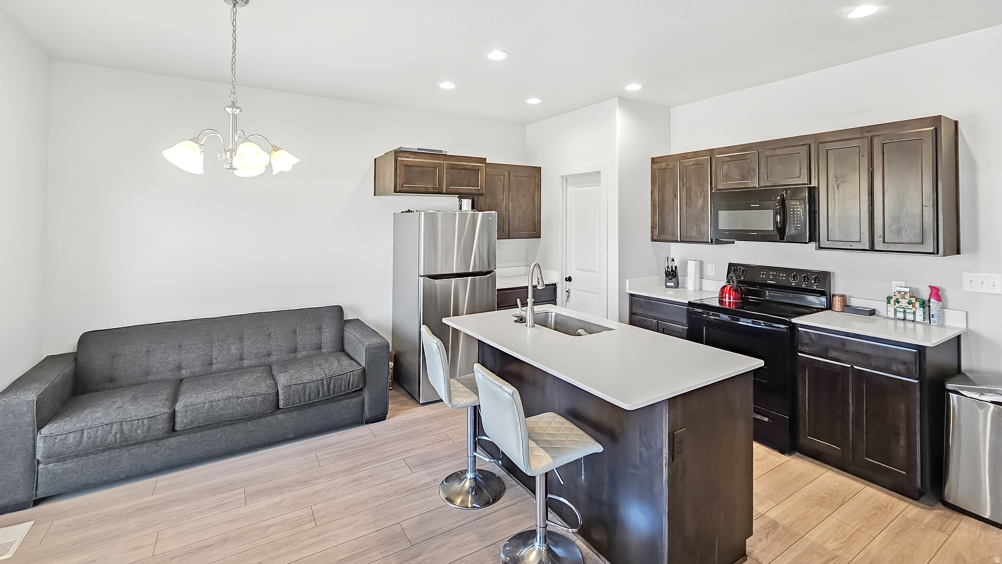 LEGACY TOWNHOMES LLC - Residential