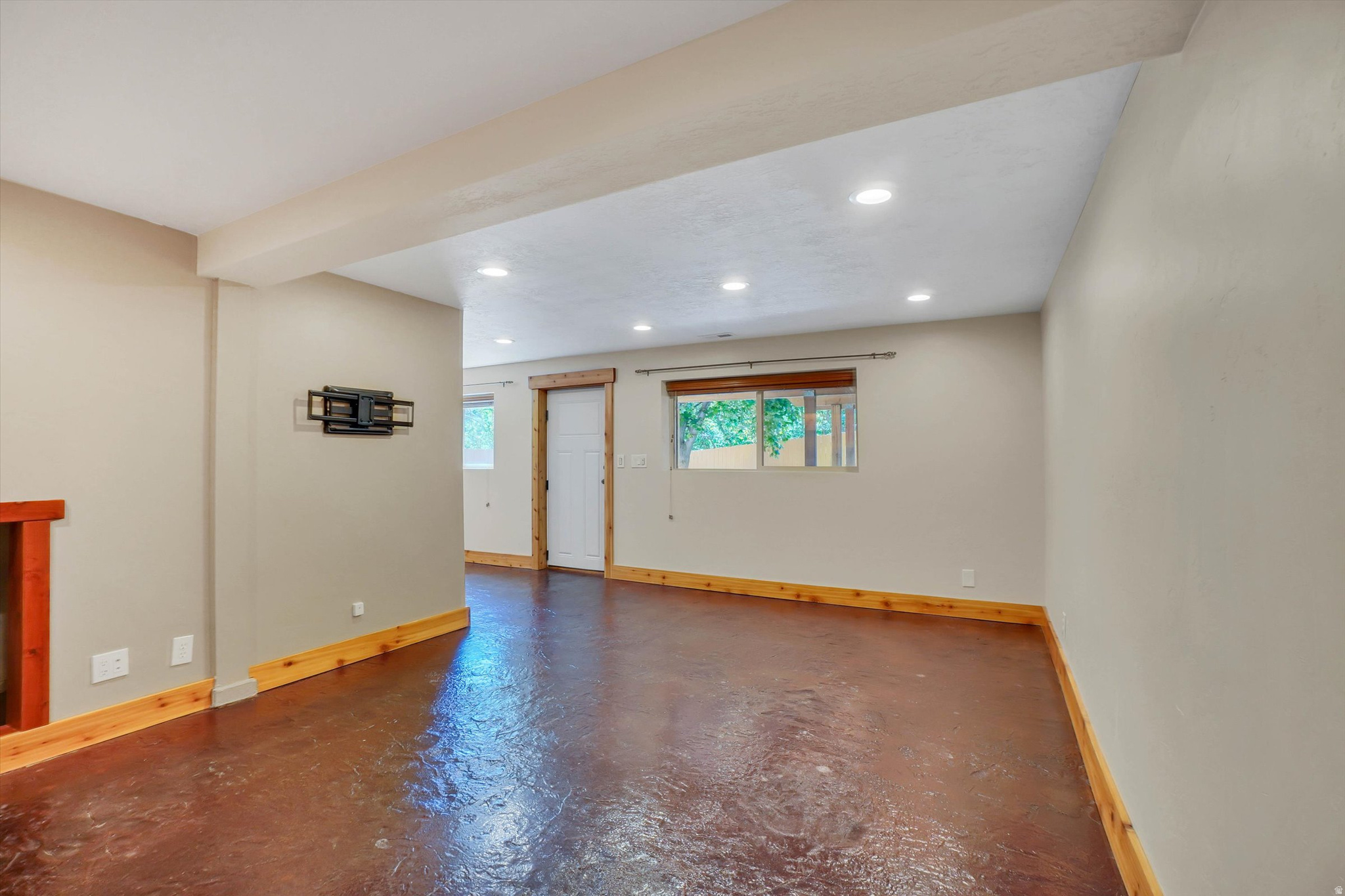 MAYWOOD HILLS - Residential