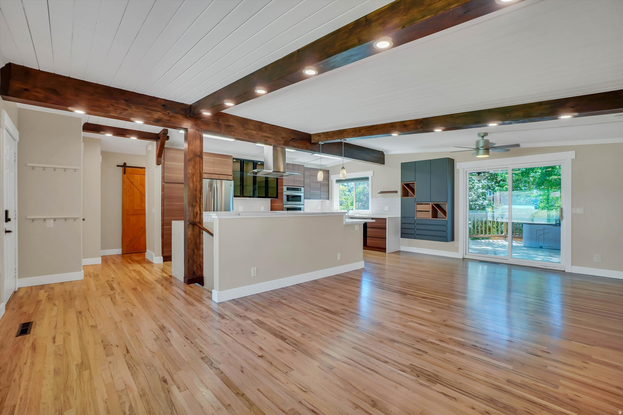 MAYWOOD HILLS - Residential