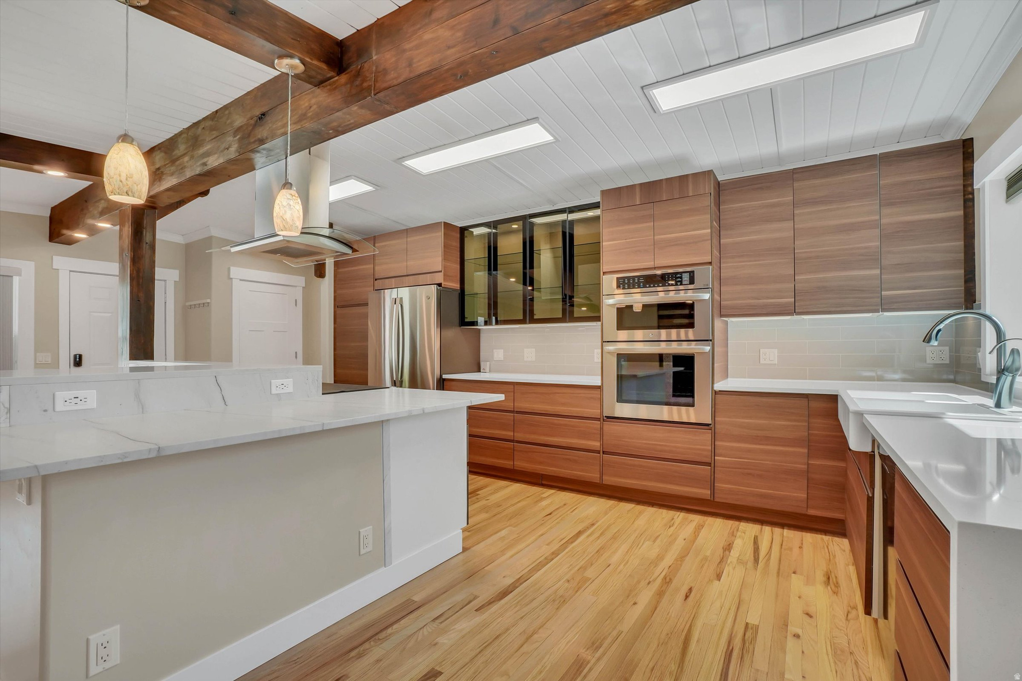 MAYWOOD HILLS - Residential