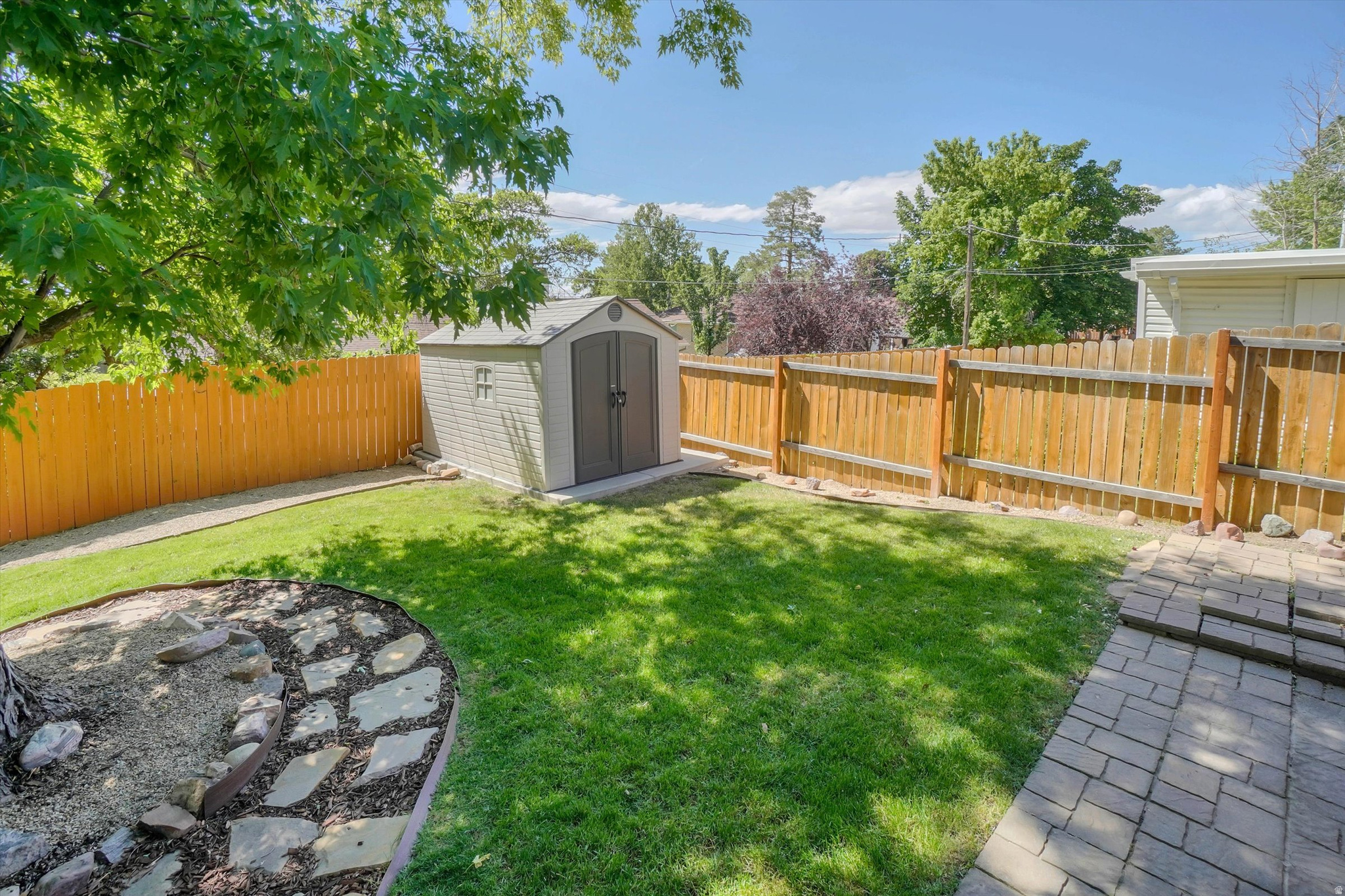 MAYWOOD HILLS - Residential