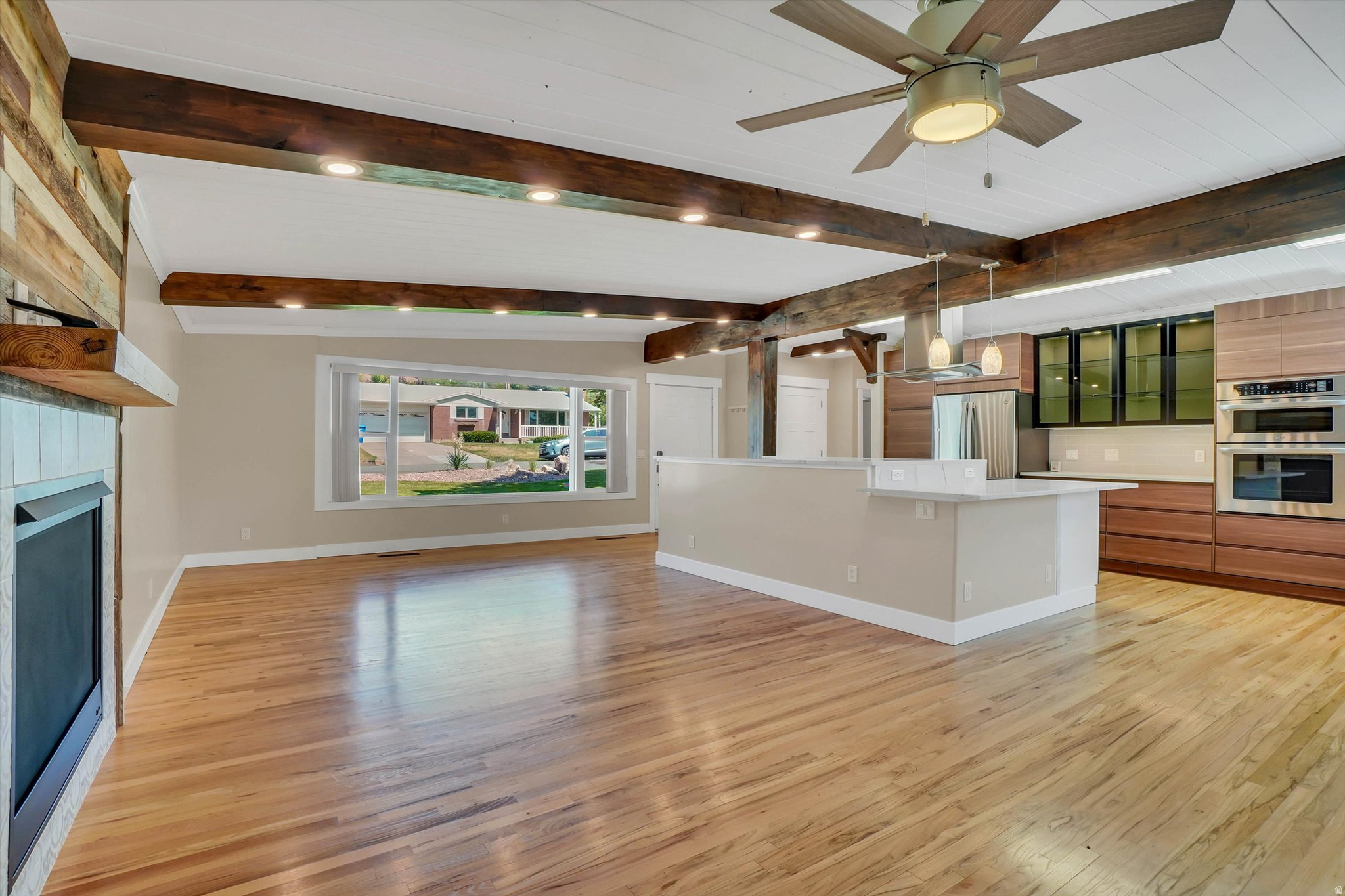 MAYWOOD HILLS - Residential