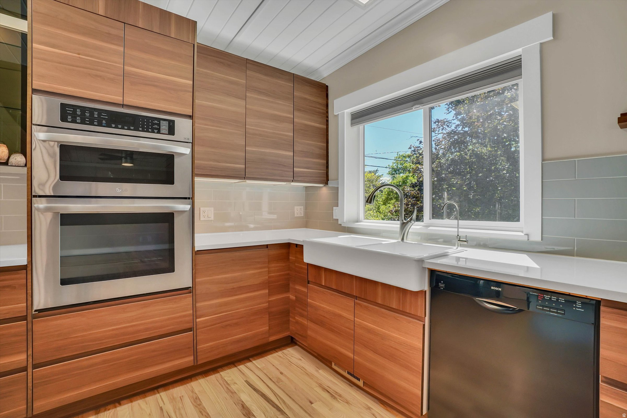 MAYWOOD HILLS - Residential
