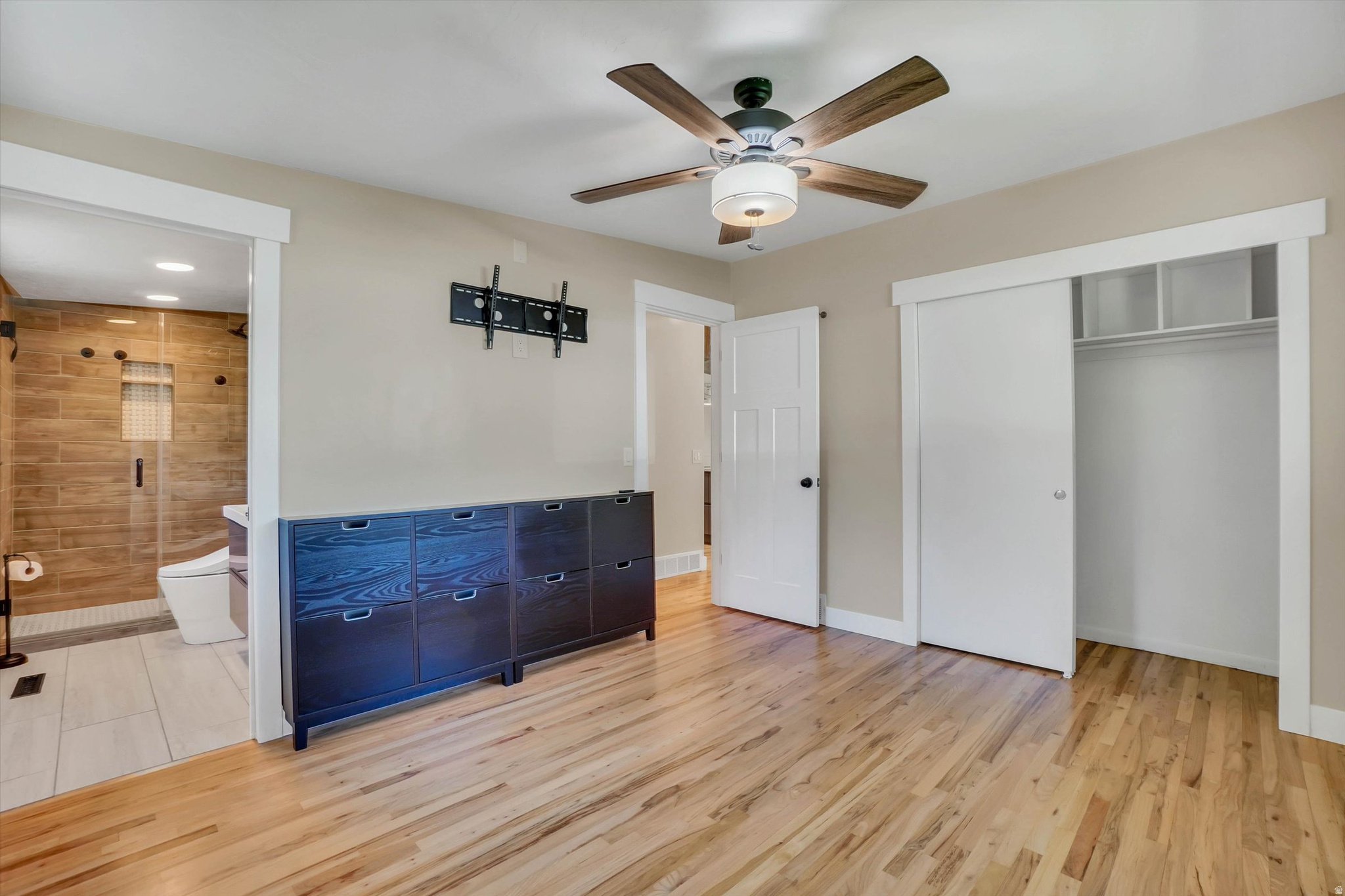 MAYWOOD HILLS - Residential