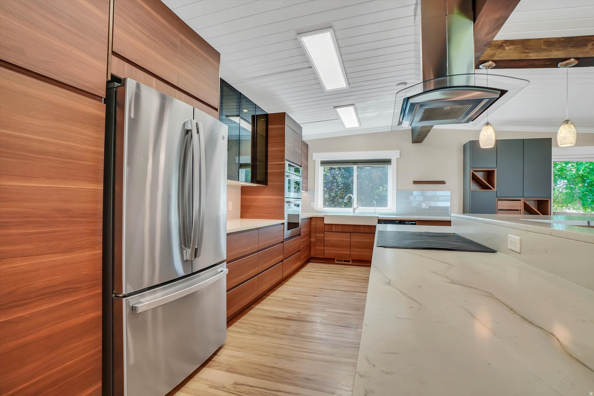 MAYWOOD HILLS - Residential