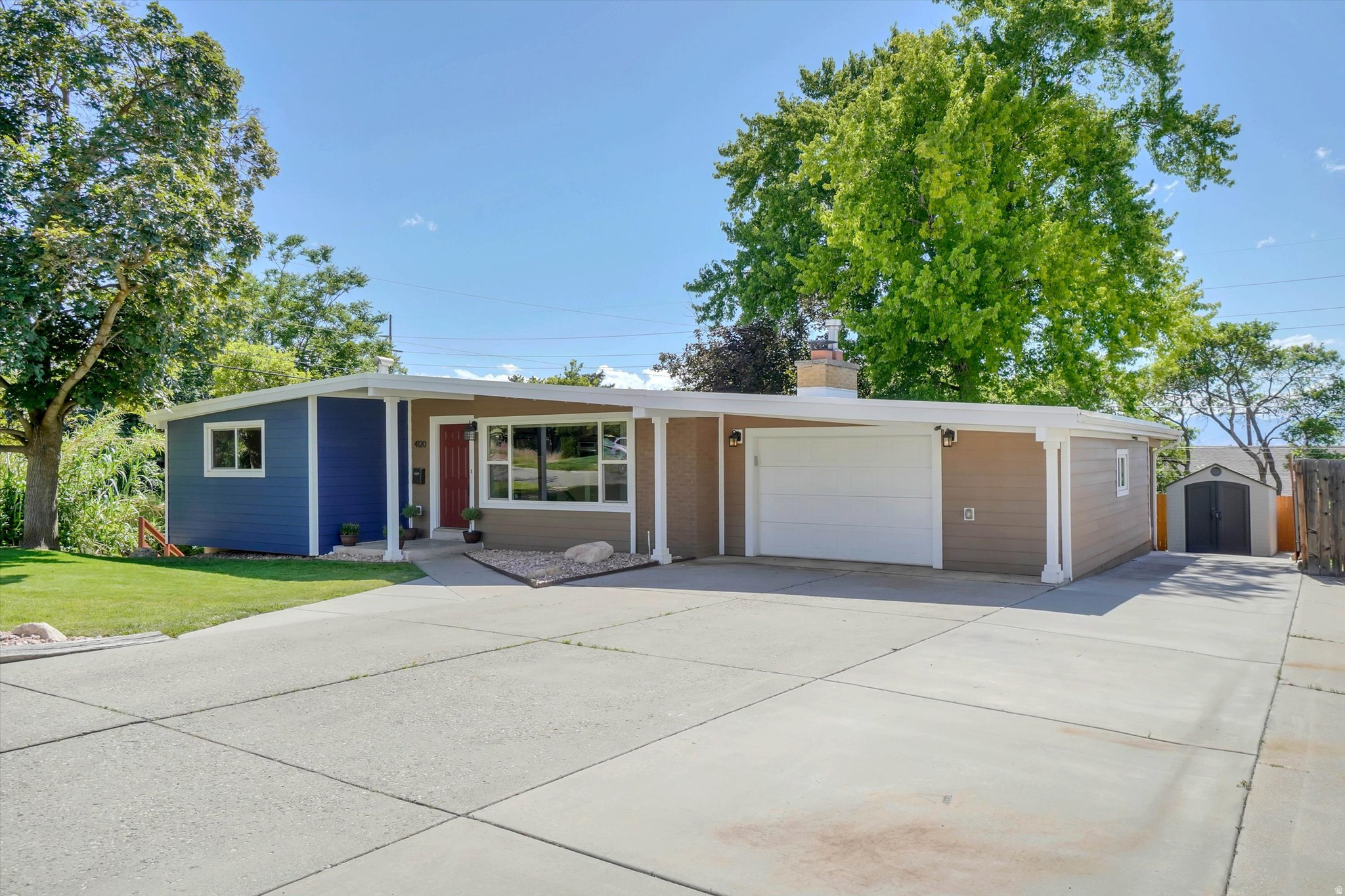 MAYWOOD HILLS - Residential