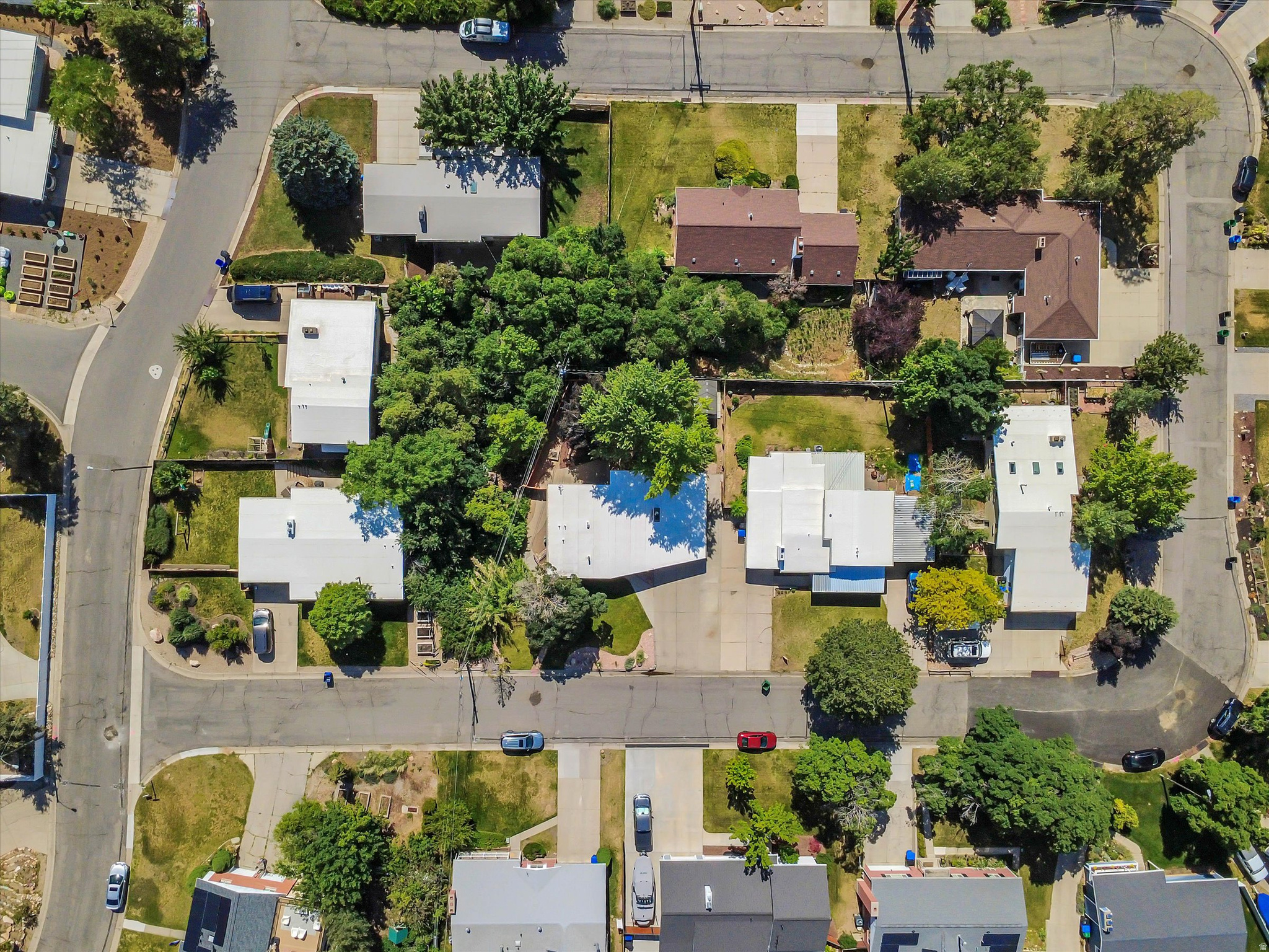 MAYWOOD HILLS - Residential