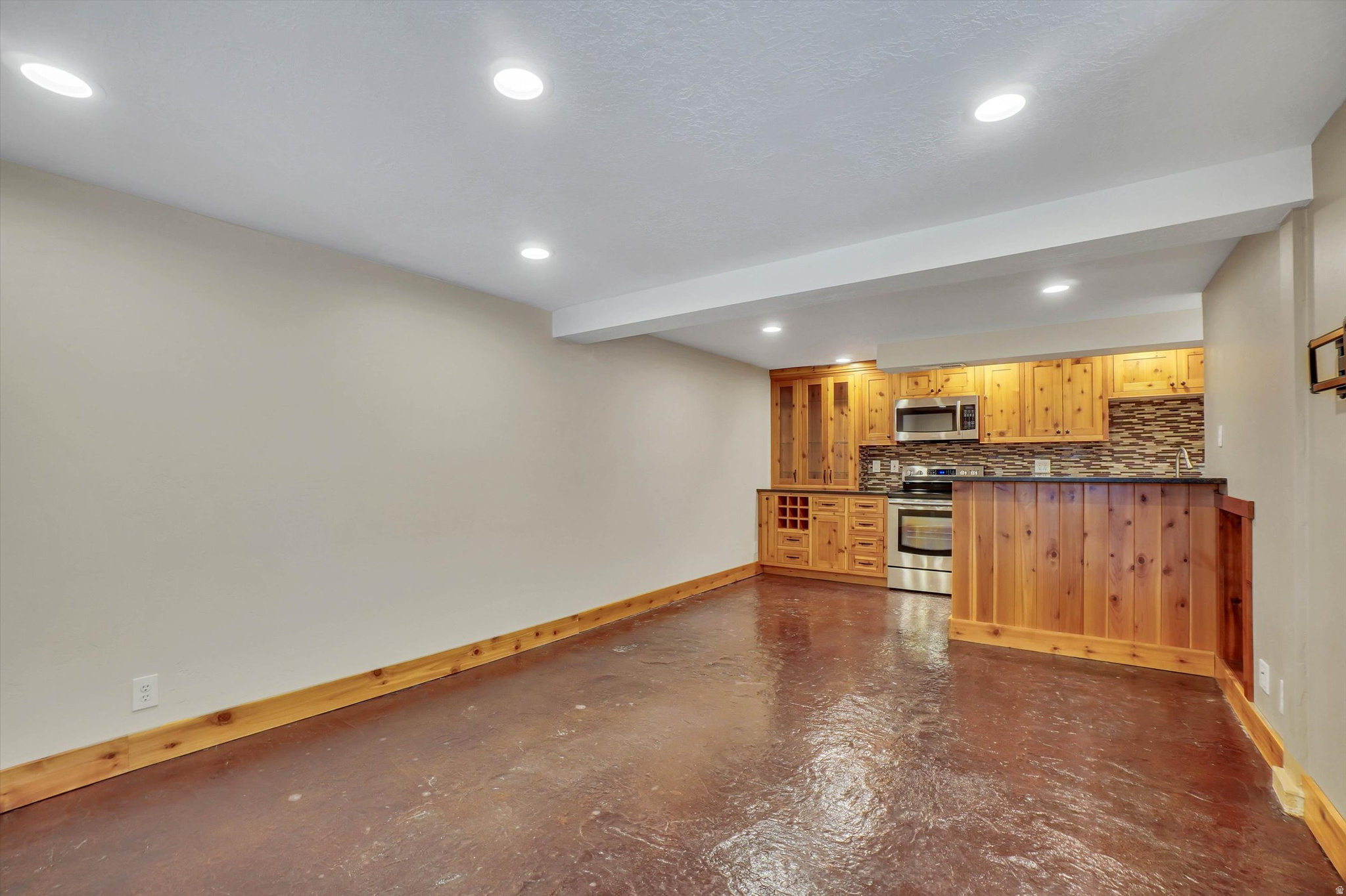 MAYWOOD HILLS - Residential