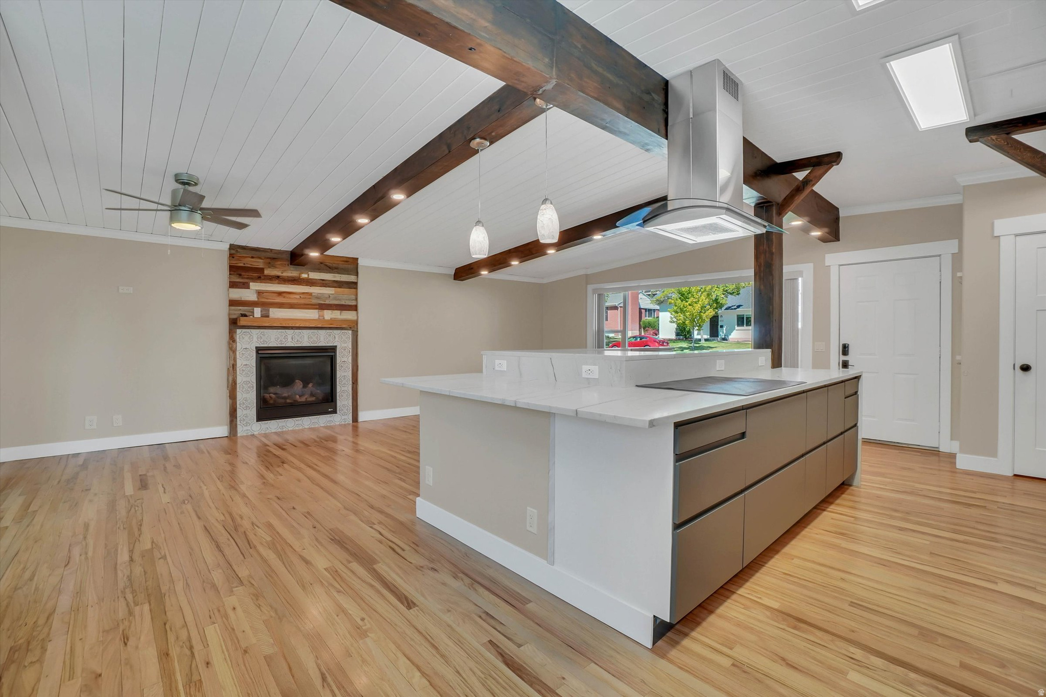 MAYWOOD HILLS - Residential